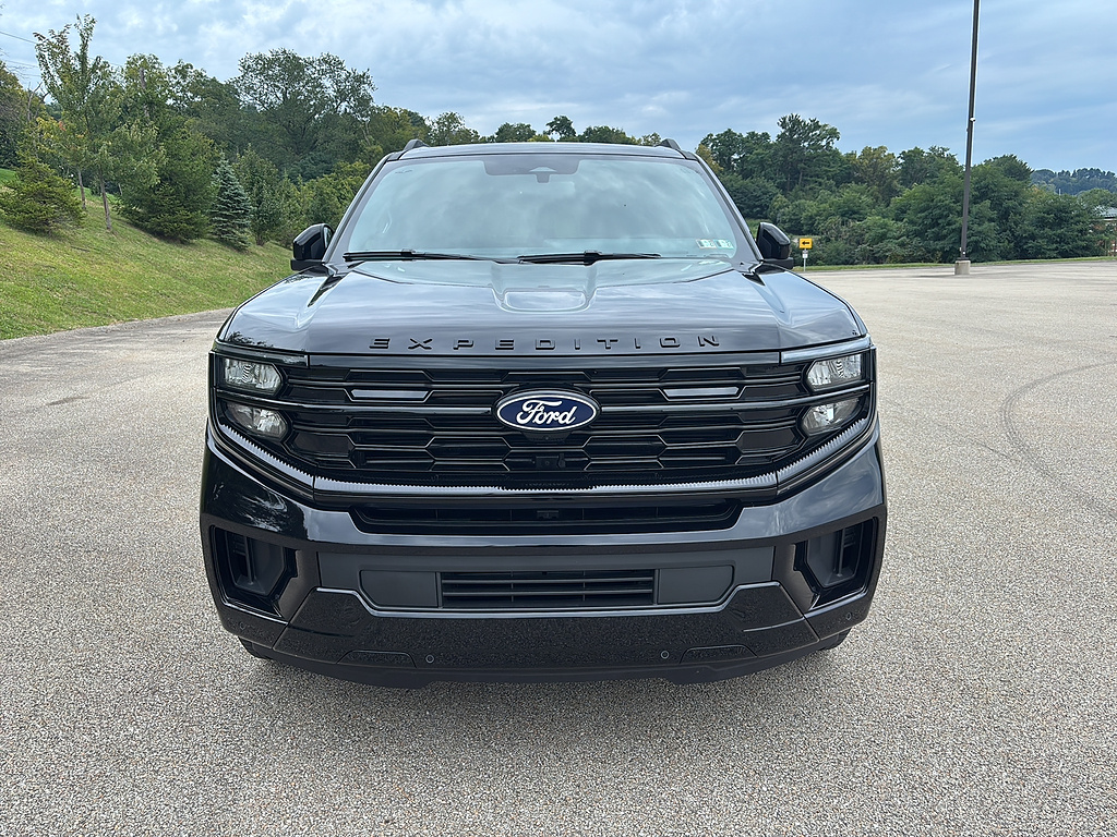 2027 Ford Expedition Platinum Agate Black at Washington Ford