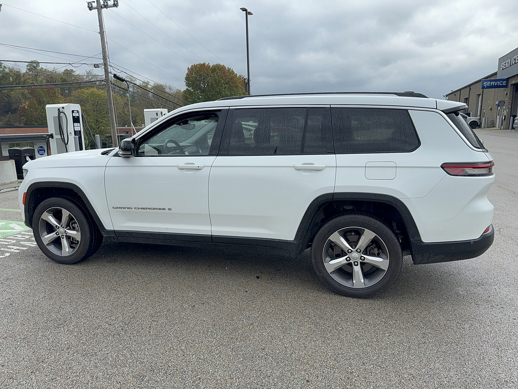 2021 Jeep Grand Cherokee L photo 2 of 5