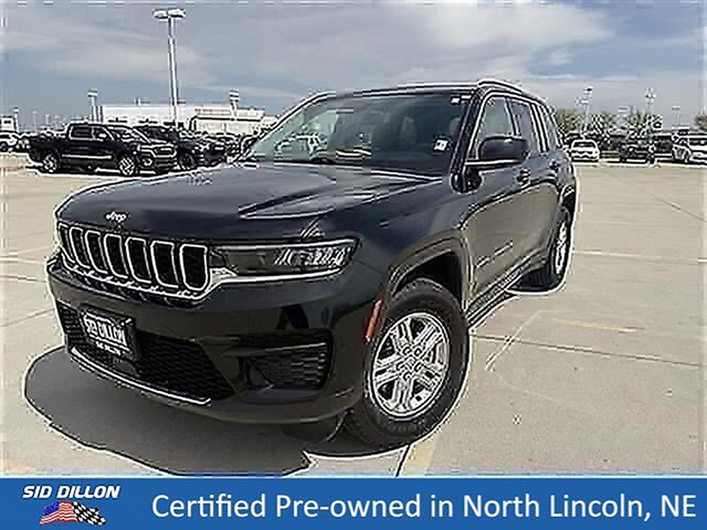 2023 Jeep Grand Cherokee Laredo 4WD