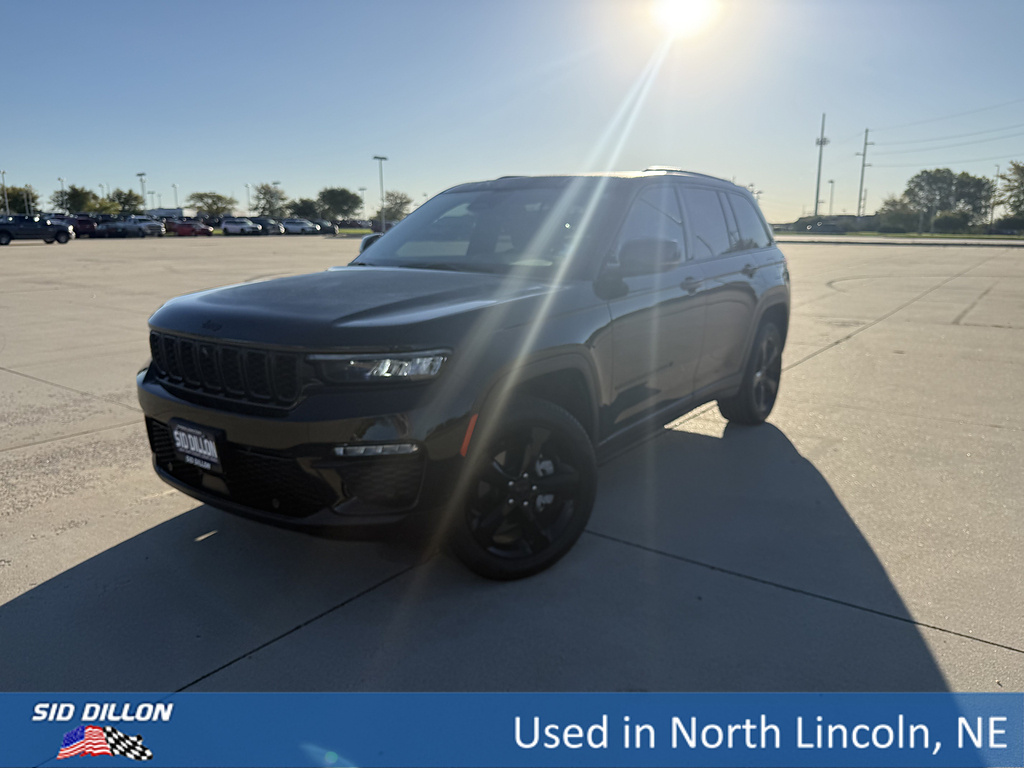 Diamond Black Crystal Pearl Coat 2024 Jeep Grand Cherokee SUV / Crossover Four-Wheel Drive 8-Speed Automatic