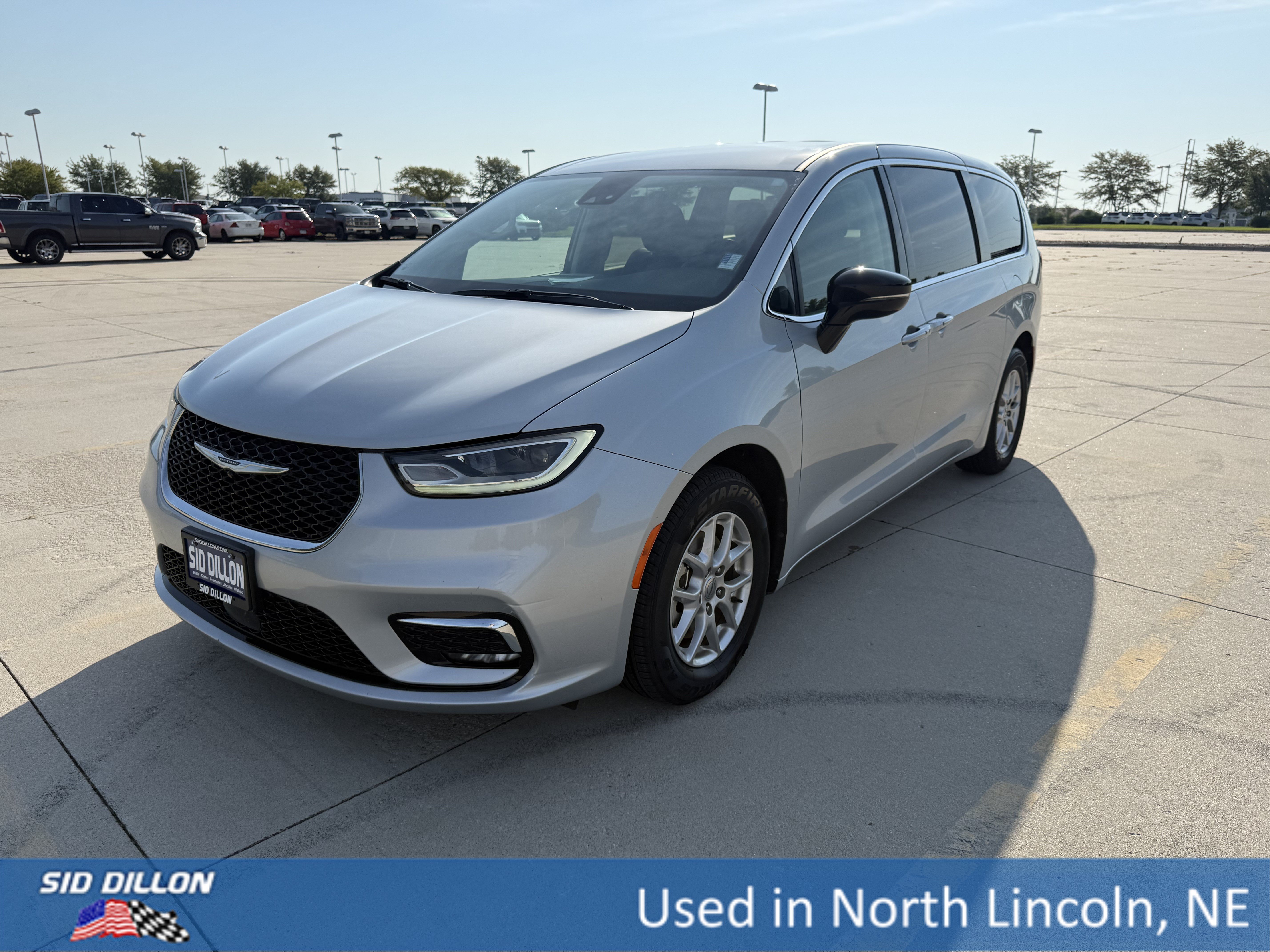 2024 Chrysler Pacifica Touring L