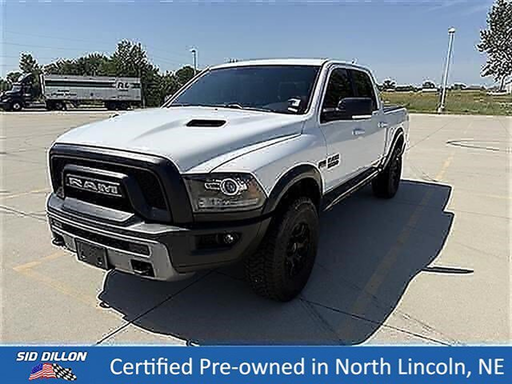 2018 RAM 1500 Blanco (Bright White Clear Coat) Camioneta Todo terreno 8 velocidades Automática