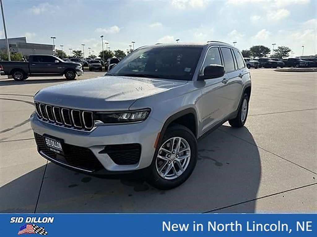 Silver Zynith 2026 Jeep Grand Cherokee SUV / Crossover Four-Wheel Drive 8-Speed Automatic