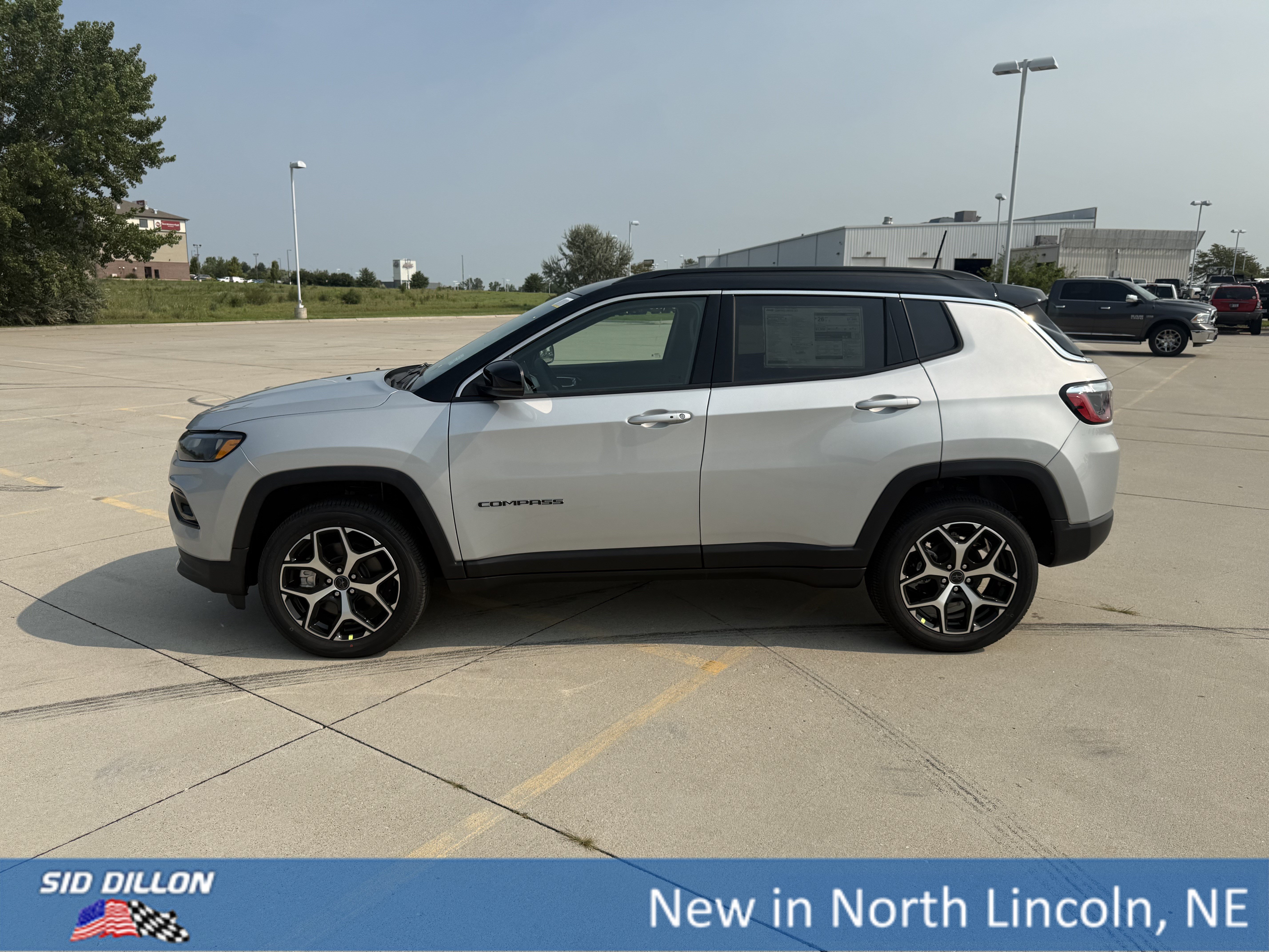 New 2026 Silver Zynith Metallic Clearcoat Jeep Limited image 2