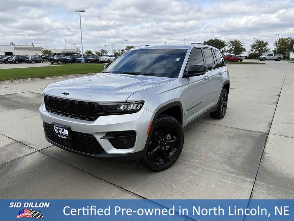 Silver Zynith Clear Coat 2025 Jeep Grand Cherokee SUV / Crossover Four-Wheel Drive 8-Speed Automatic
