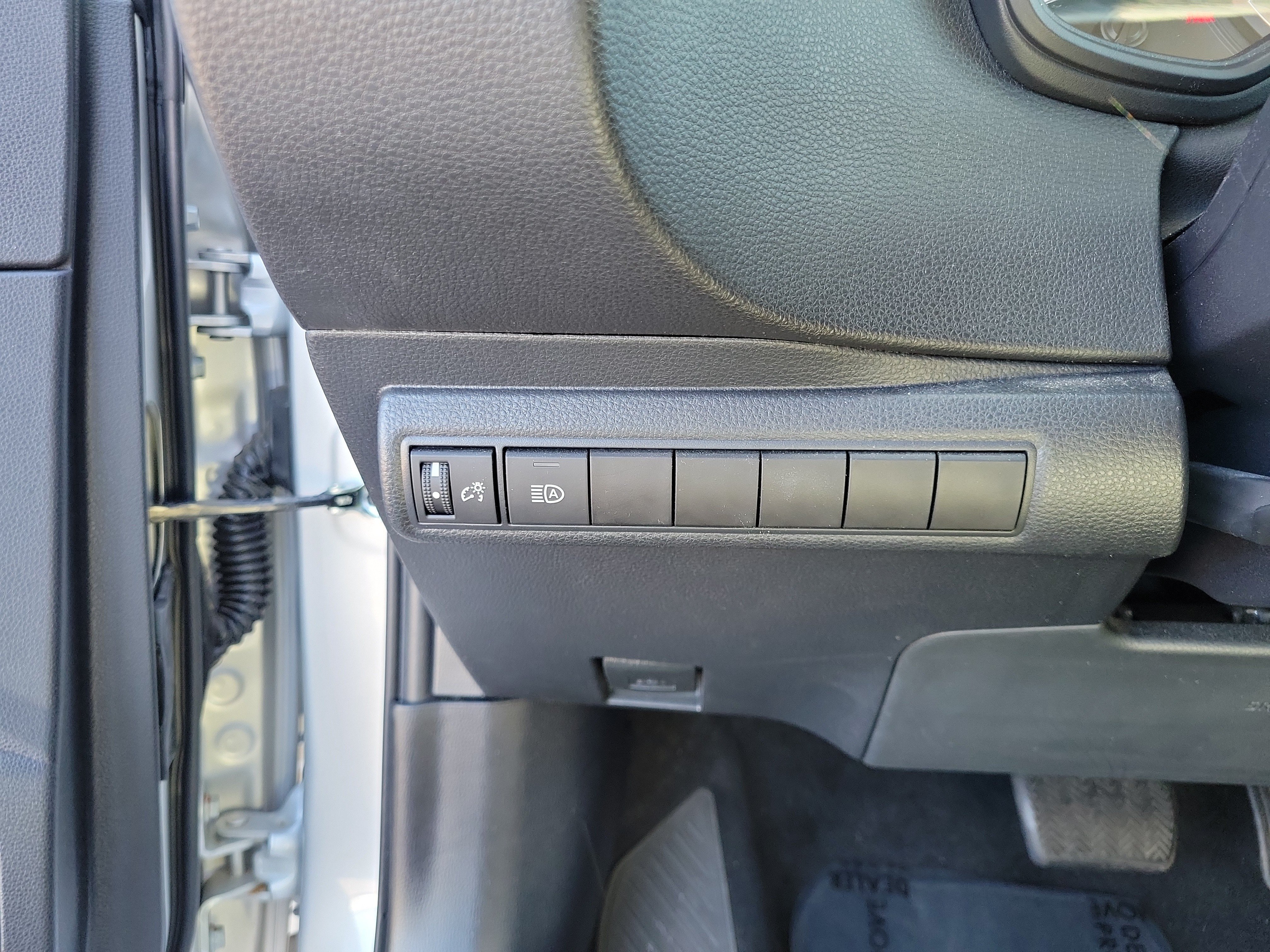 Certified Used 2022 Classic Silver Metallic Toyota LE image 20