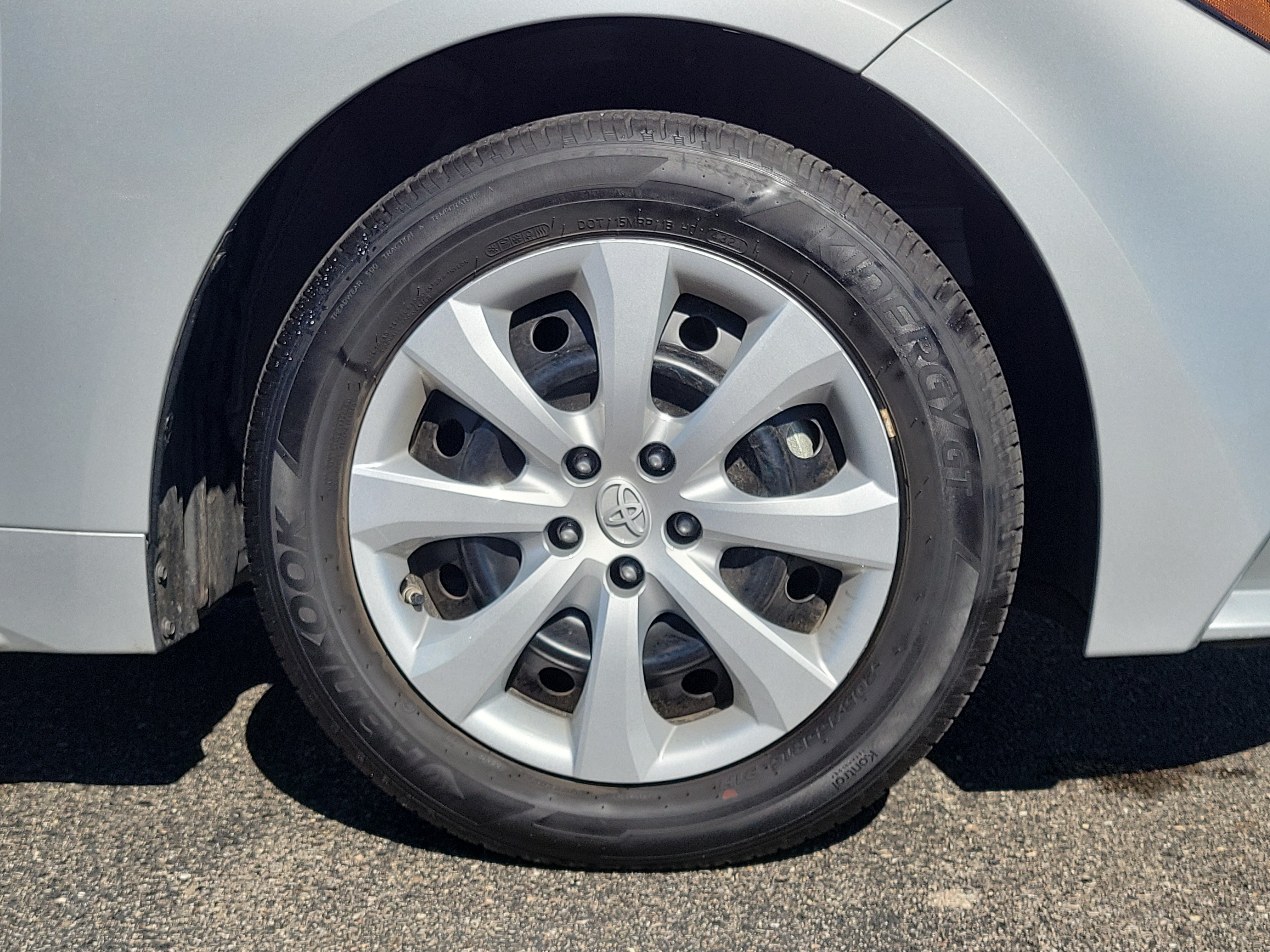 Certified Used 2022 Classic Silver Metallic Toyota LE image 5