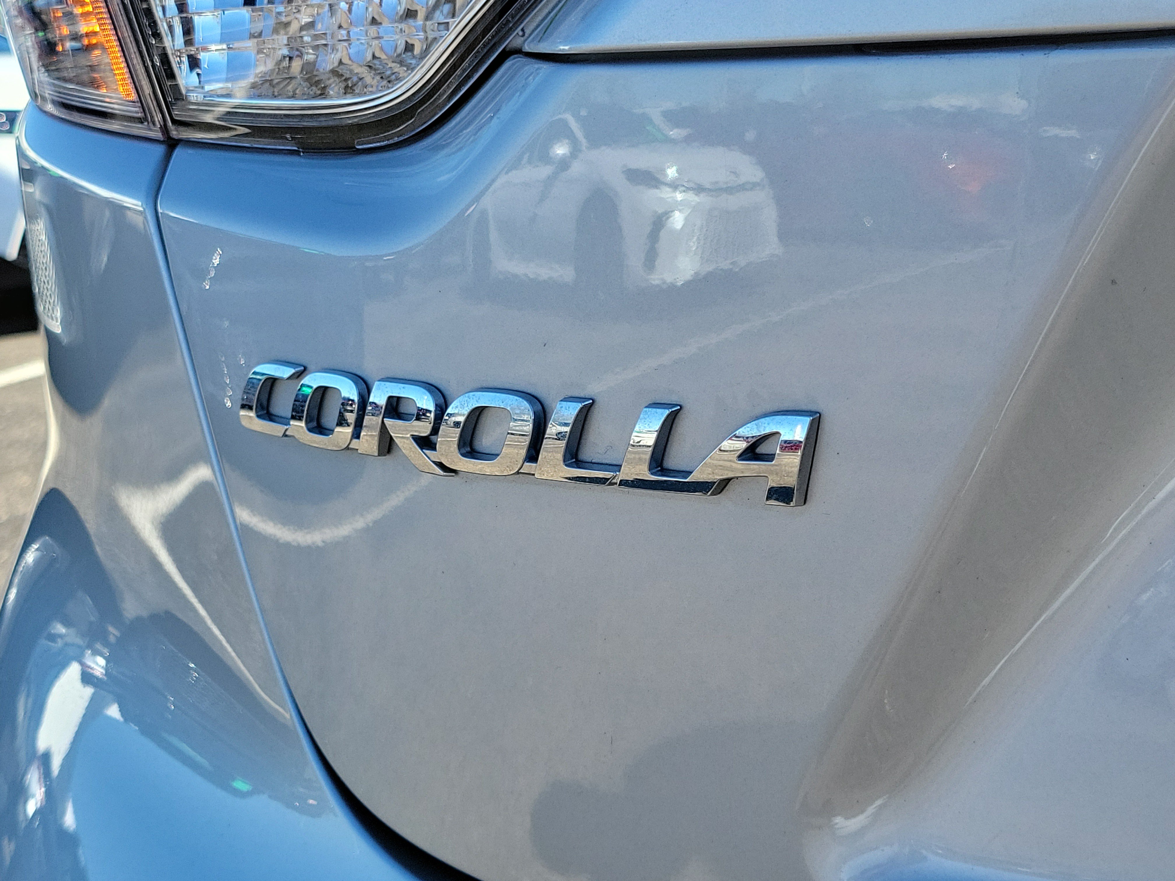 Certified Used 2022 Classic Silver Metallic Toyota LE image 6