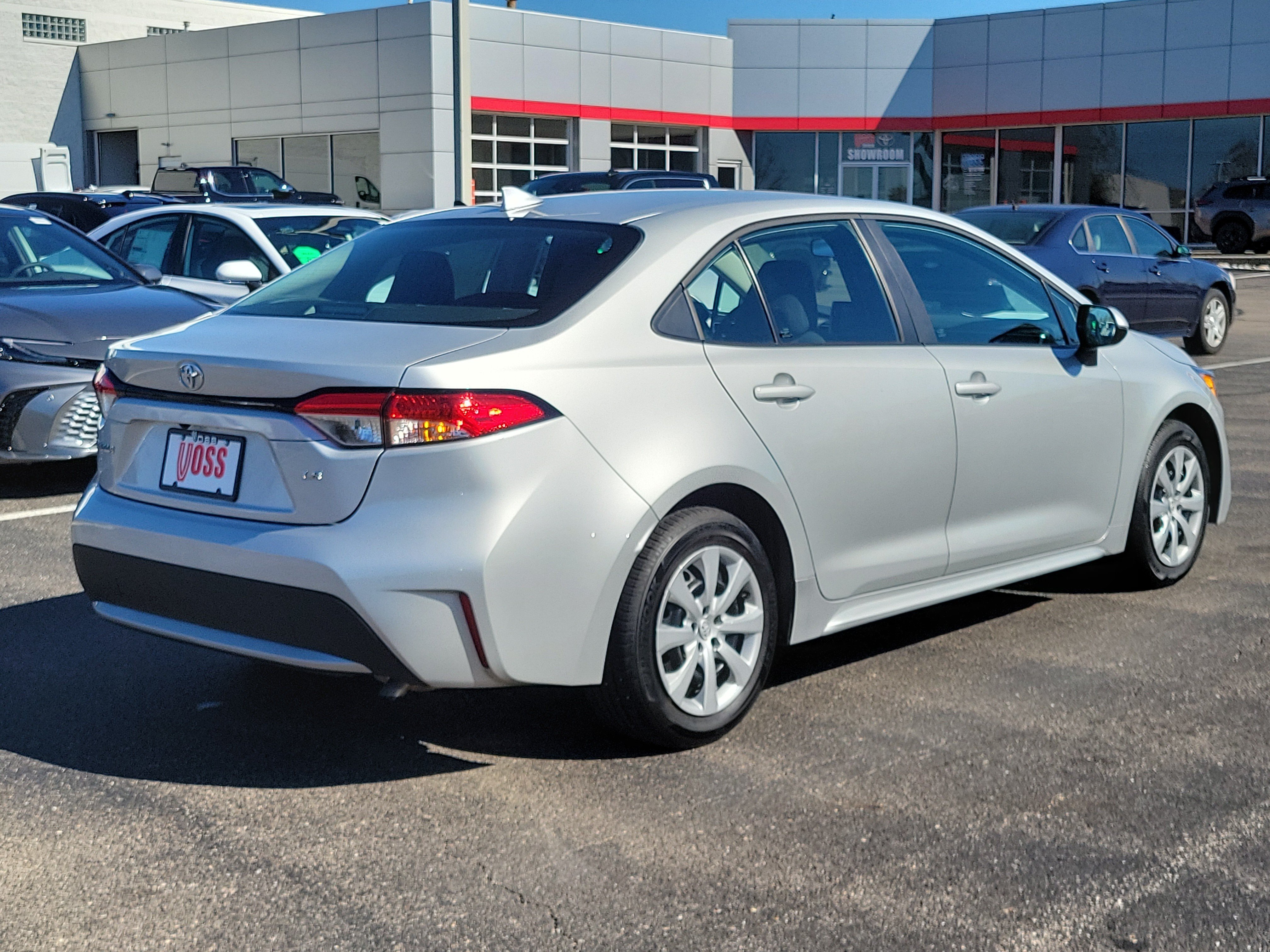 Certified Used 2022 Classic Silver Metallic Toyota LE image 4