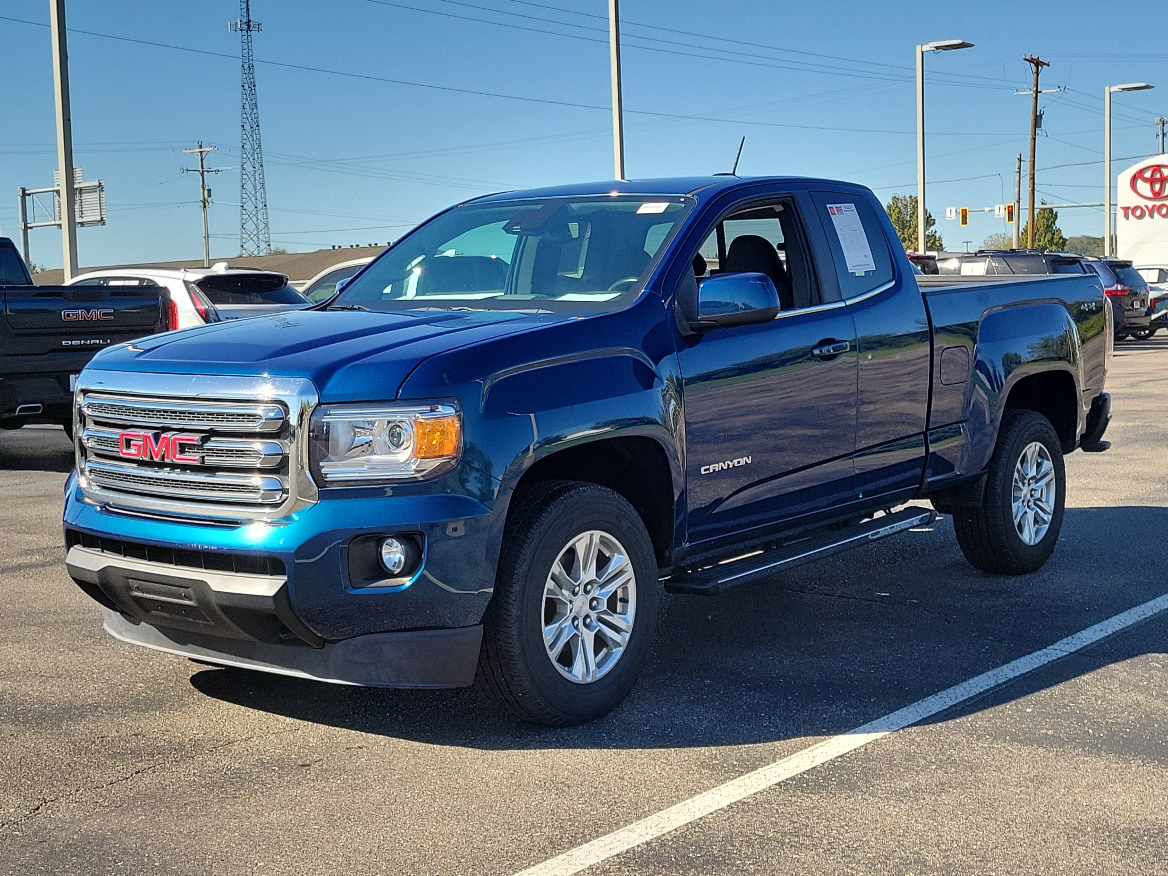 Used 2019 Blue Emerald Metallic GMC SLE image 6