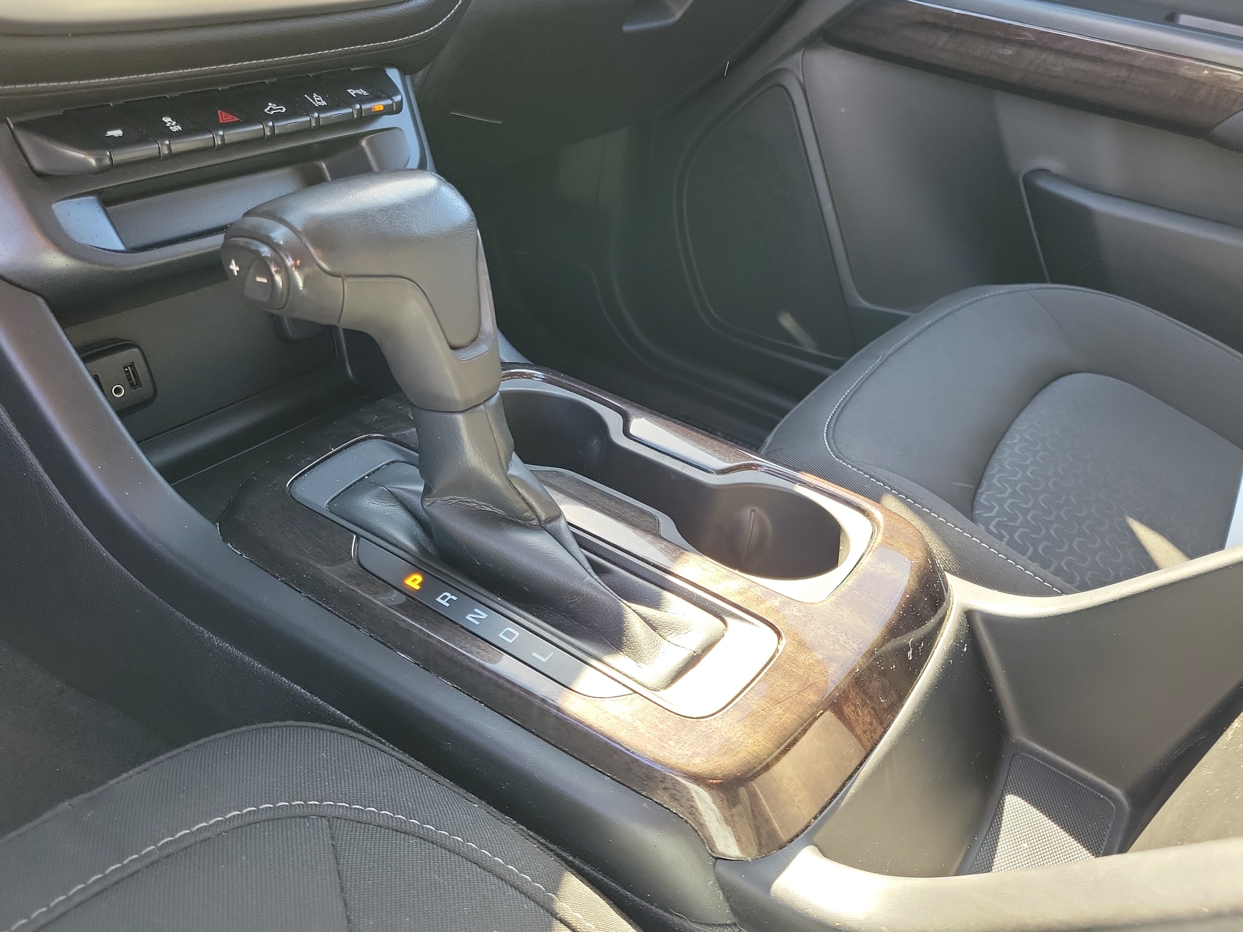 Used 2019 Blue Emerald Metallic GMC SLE image 33