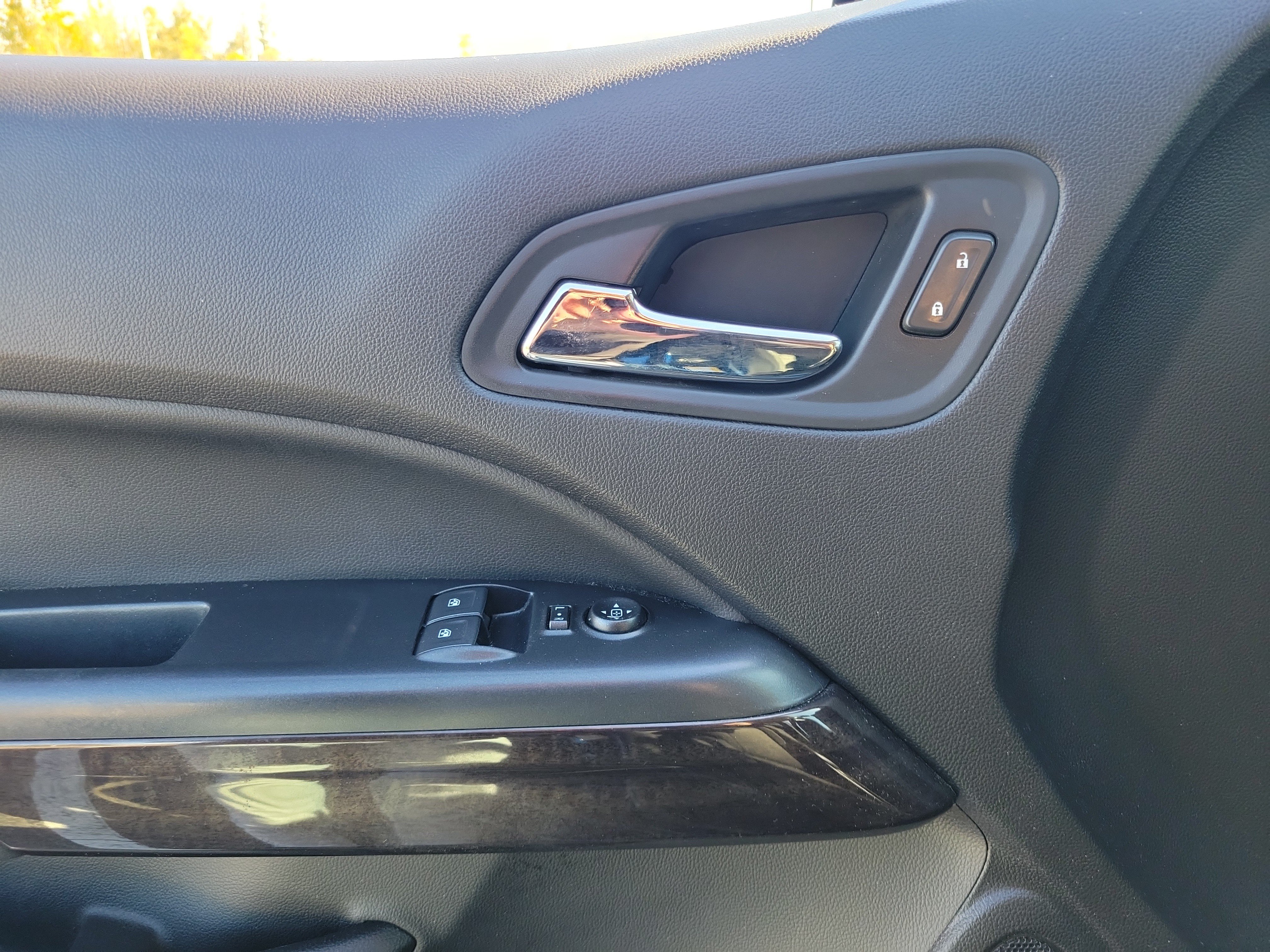 Used 2019 Blue Emerald Metallic GMC SLE image 21