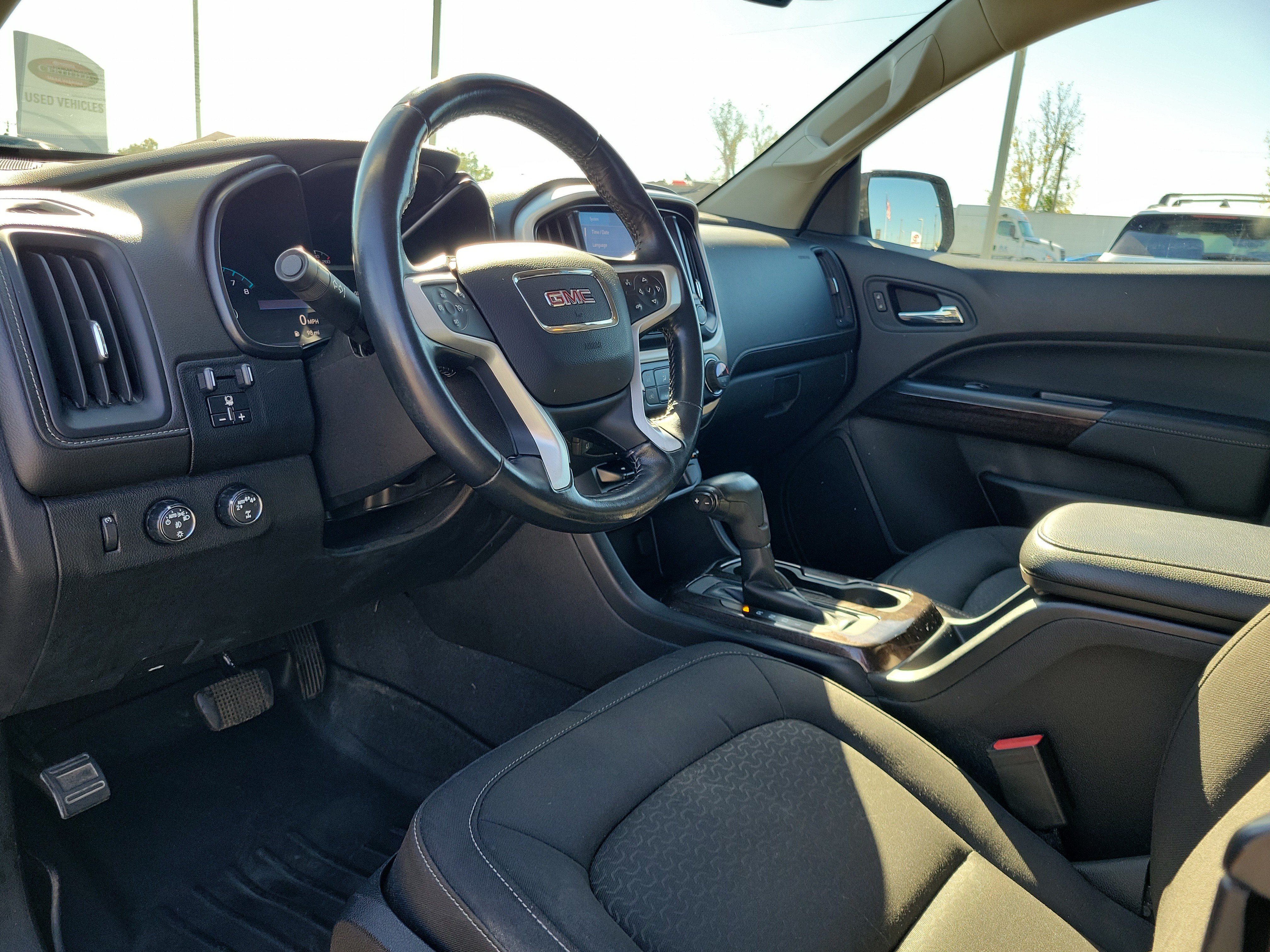 Used 2019 Blue Emerald Metallic GMC SLE image 23