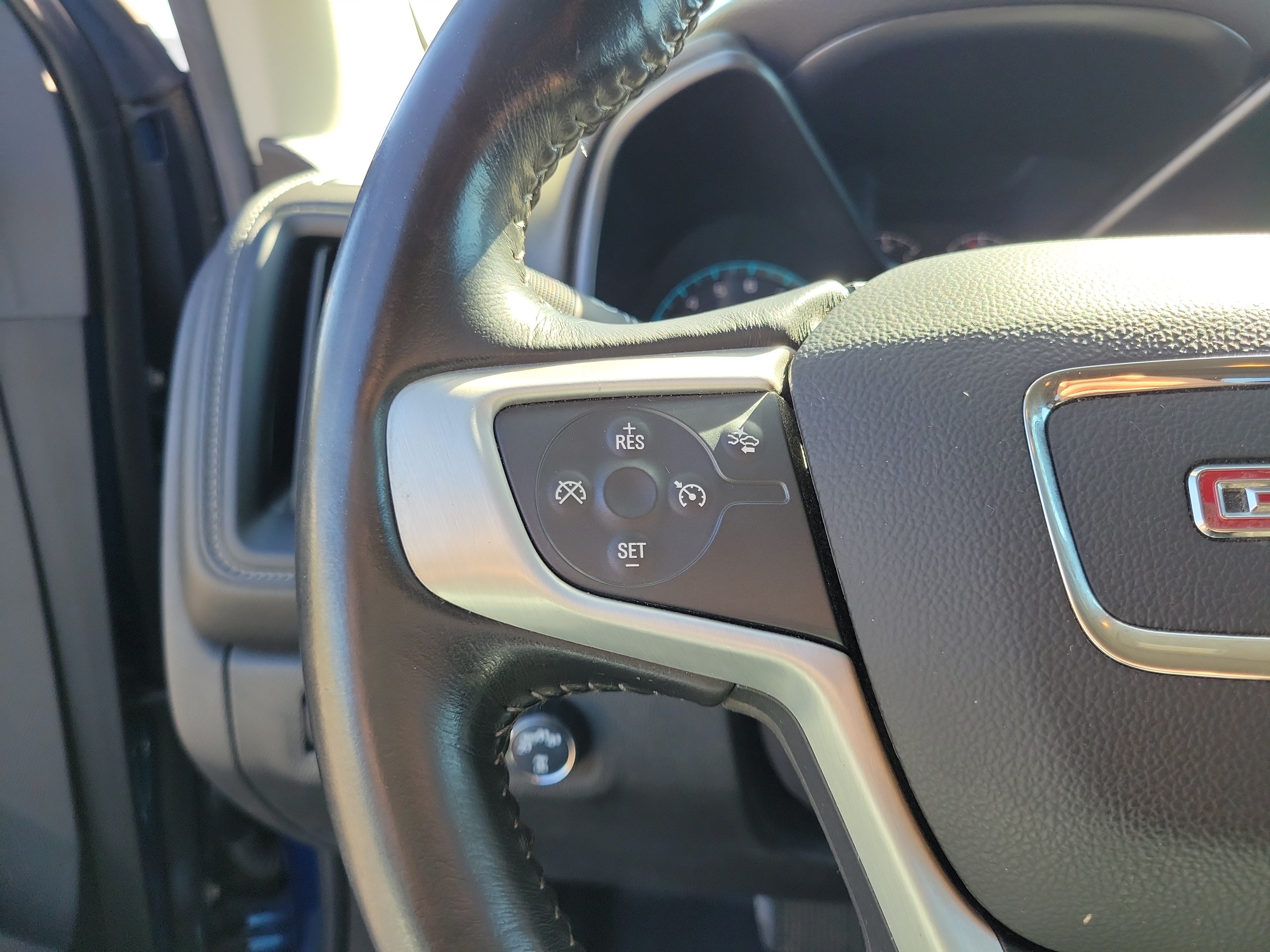 Used 2019 Blue Emerald Metallic GMC SLE image 26