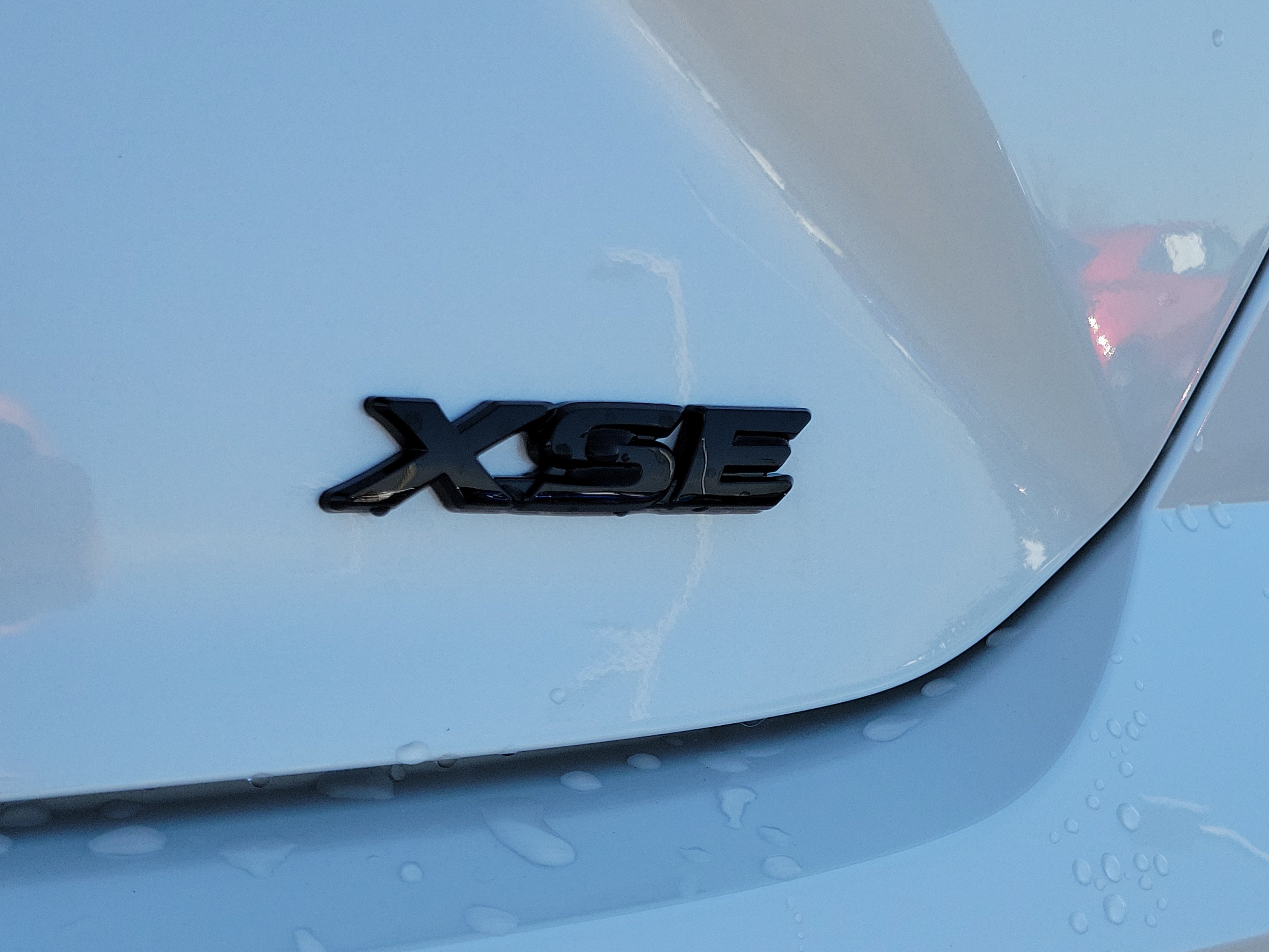 New 2026 Wind Chill Pearl w/Midnight Black Metallic Roof Toyota XSE image 11