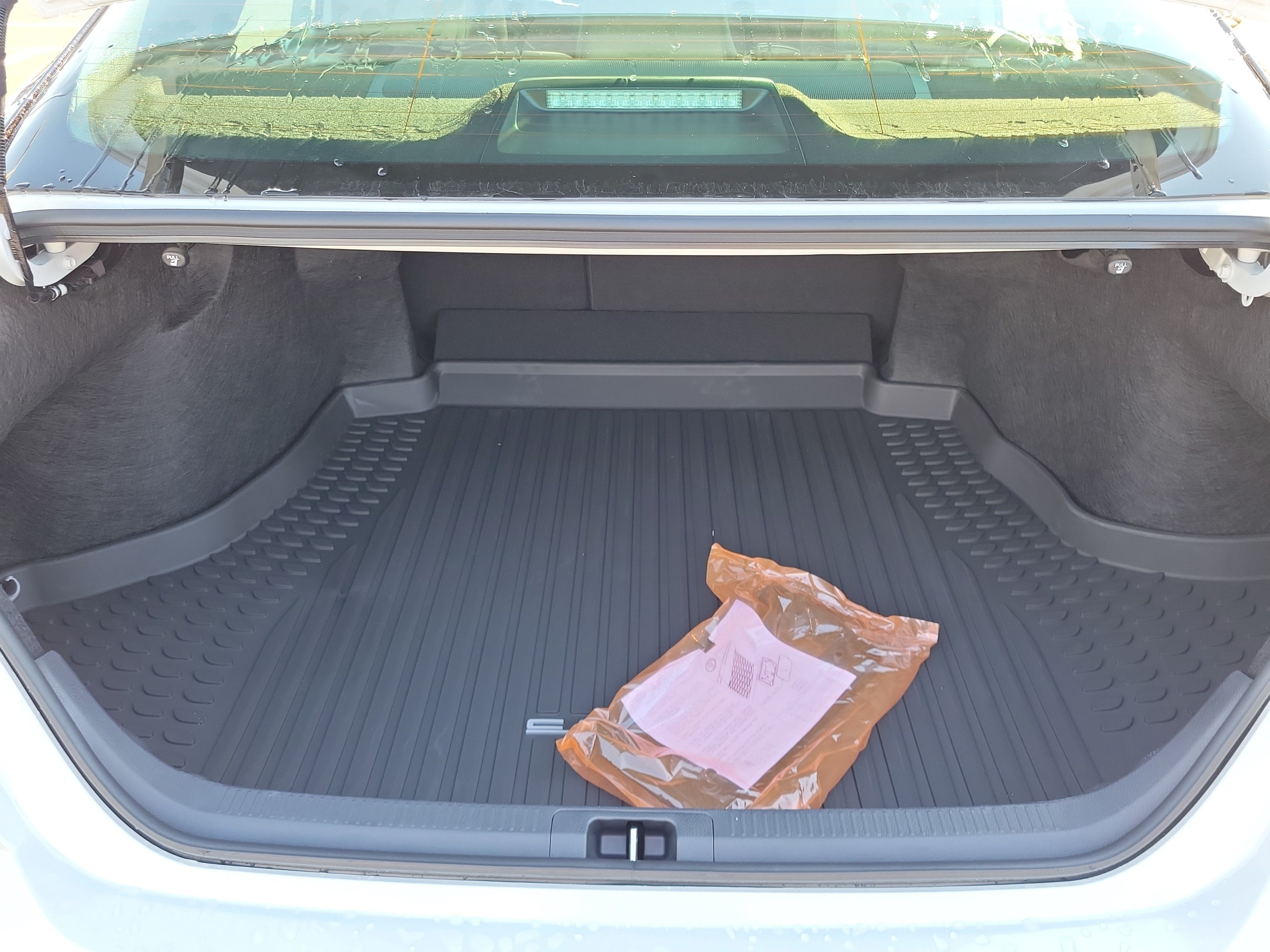 New 2026 Wind Chill Pearl w/Midnight Black Metallic Roof Toyota XSE image 12