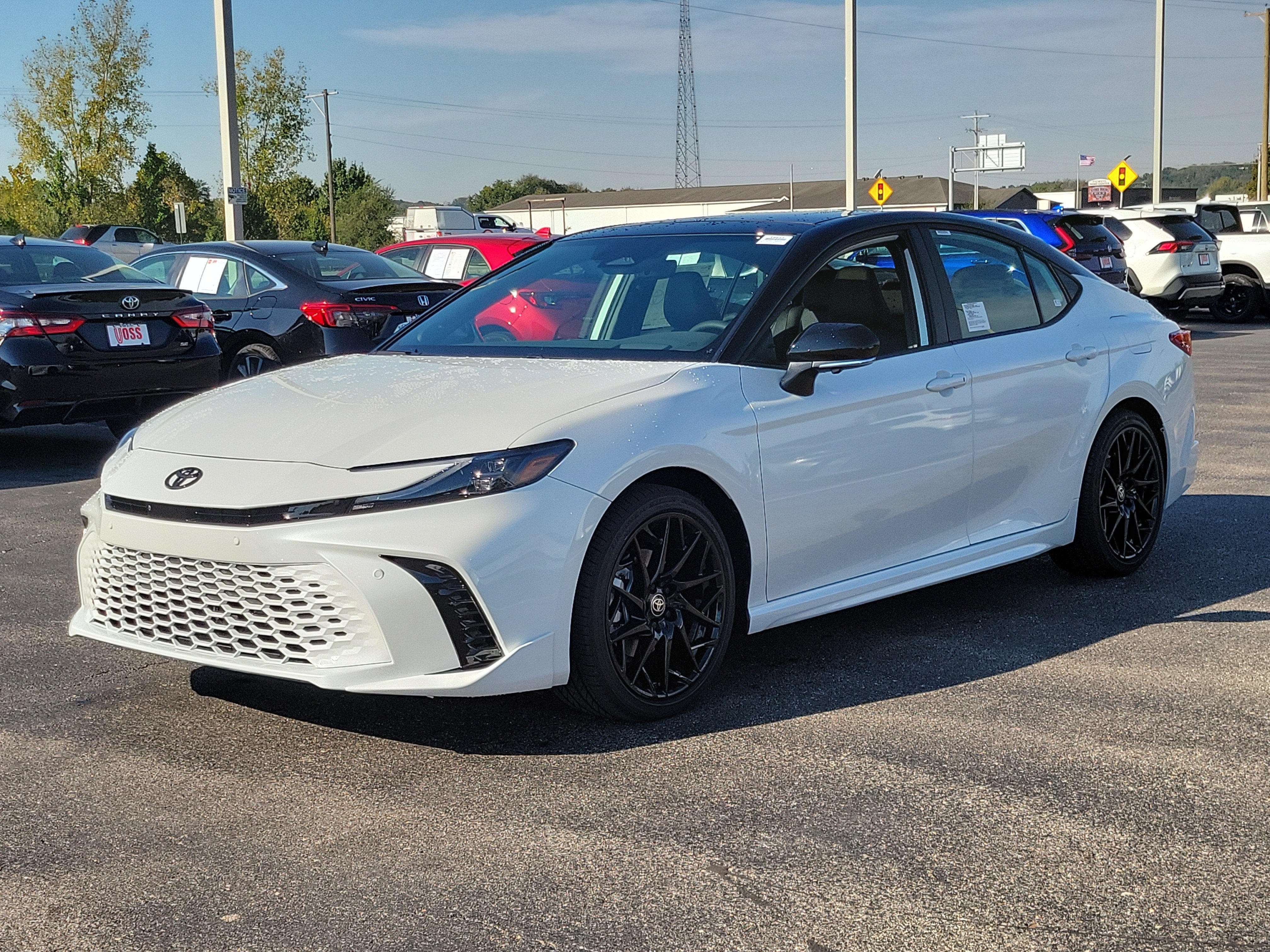New 2026 Wind Chill Pearl w/Midnight Black Metallic Roof Toyota XSE image 6