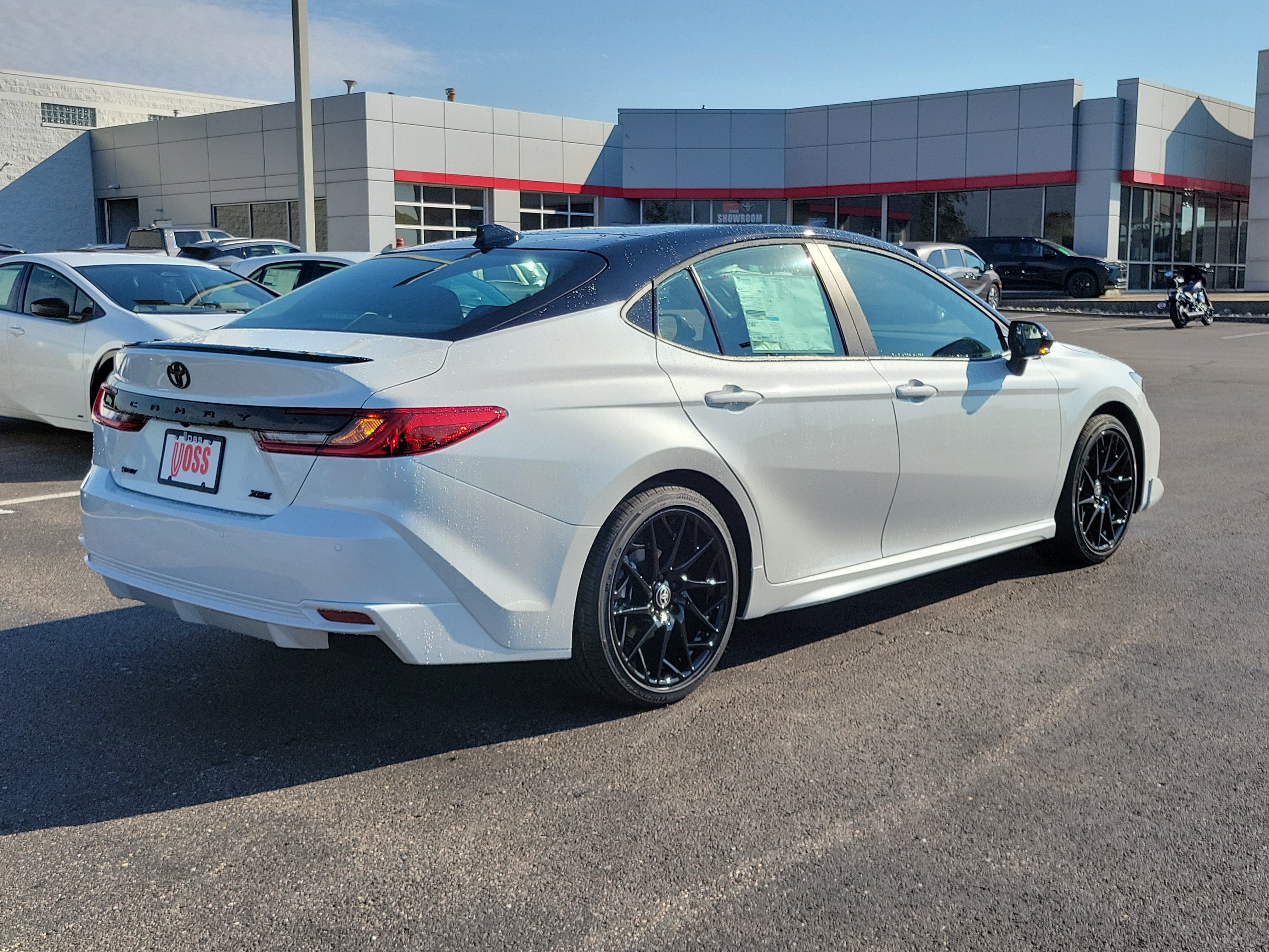 New 2026 Wind Chill Pearl w/Midnight Black Metallic Roof Toyota XSE image 8