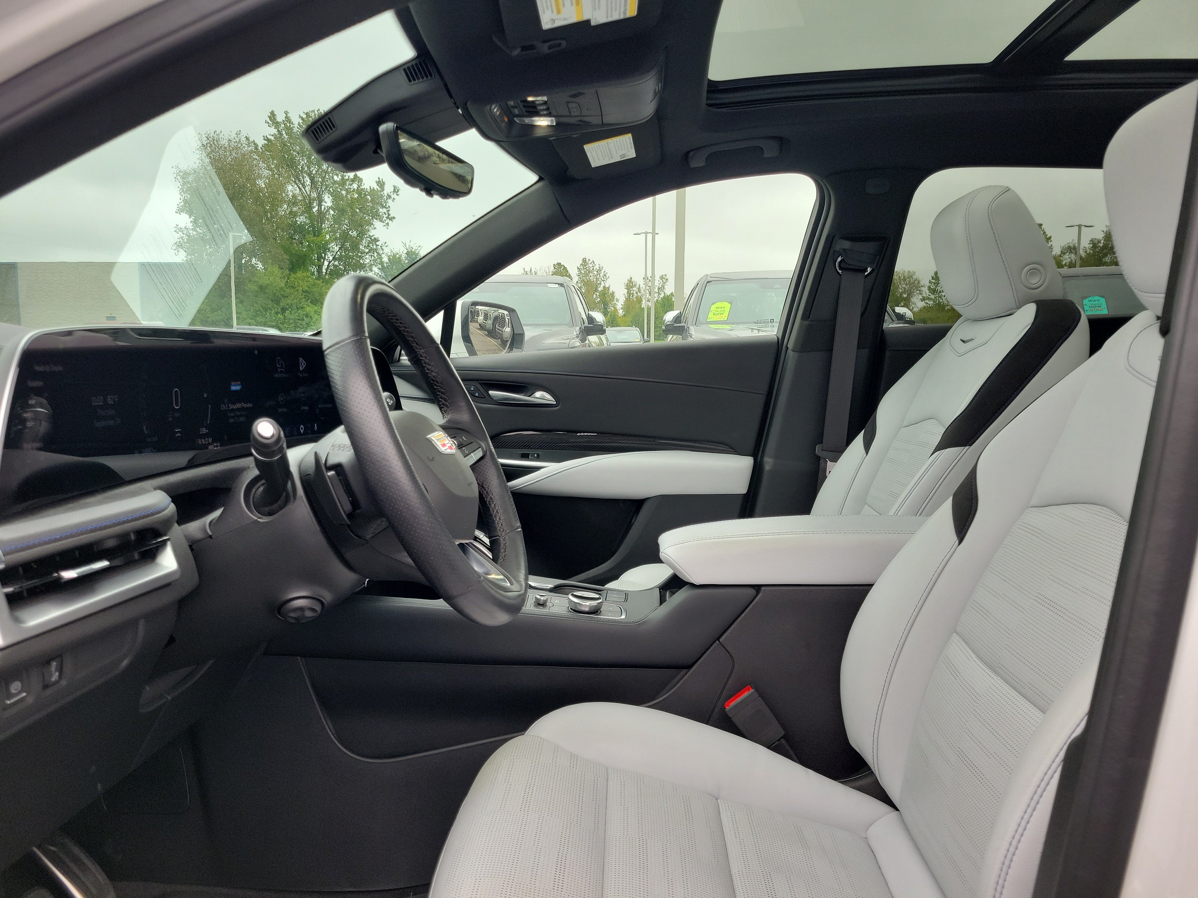 Used 2025 Crystal White Tricoat Cadillac Sport image 19
