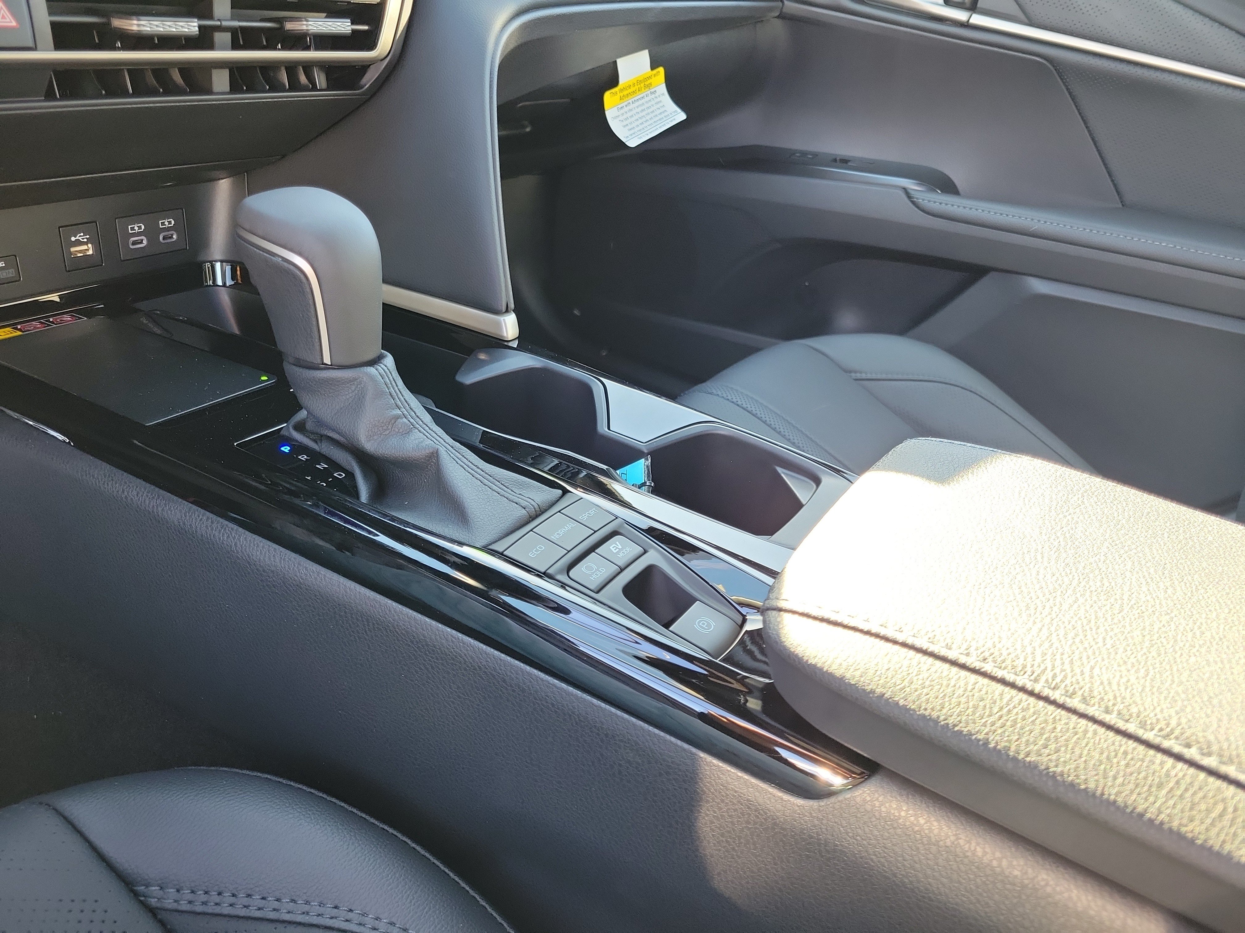 New 2026 Wind Chill Pearl Toyota XSE image 33
