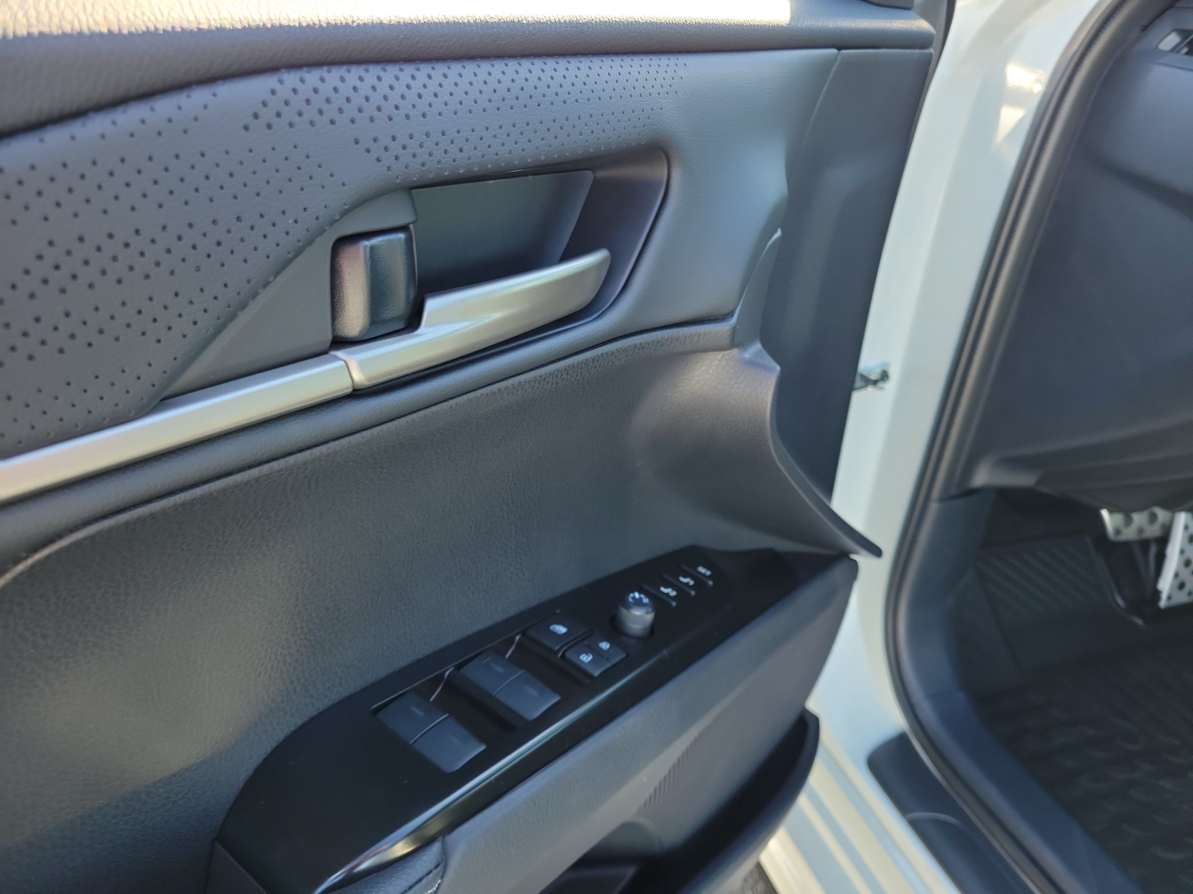 New 2026 Wind Chill Pearl Toyota XSE image 22