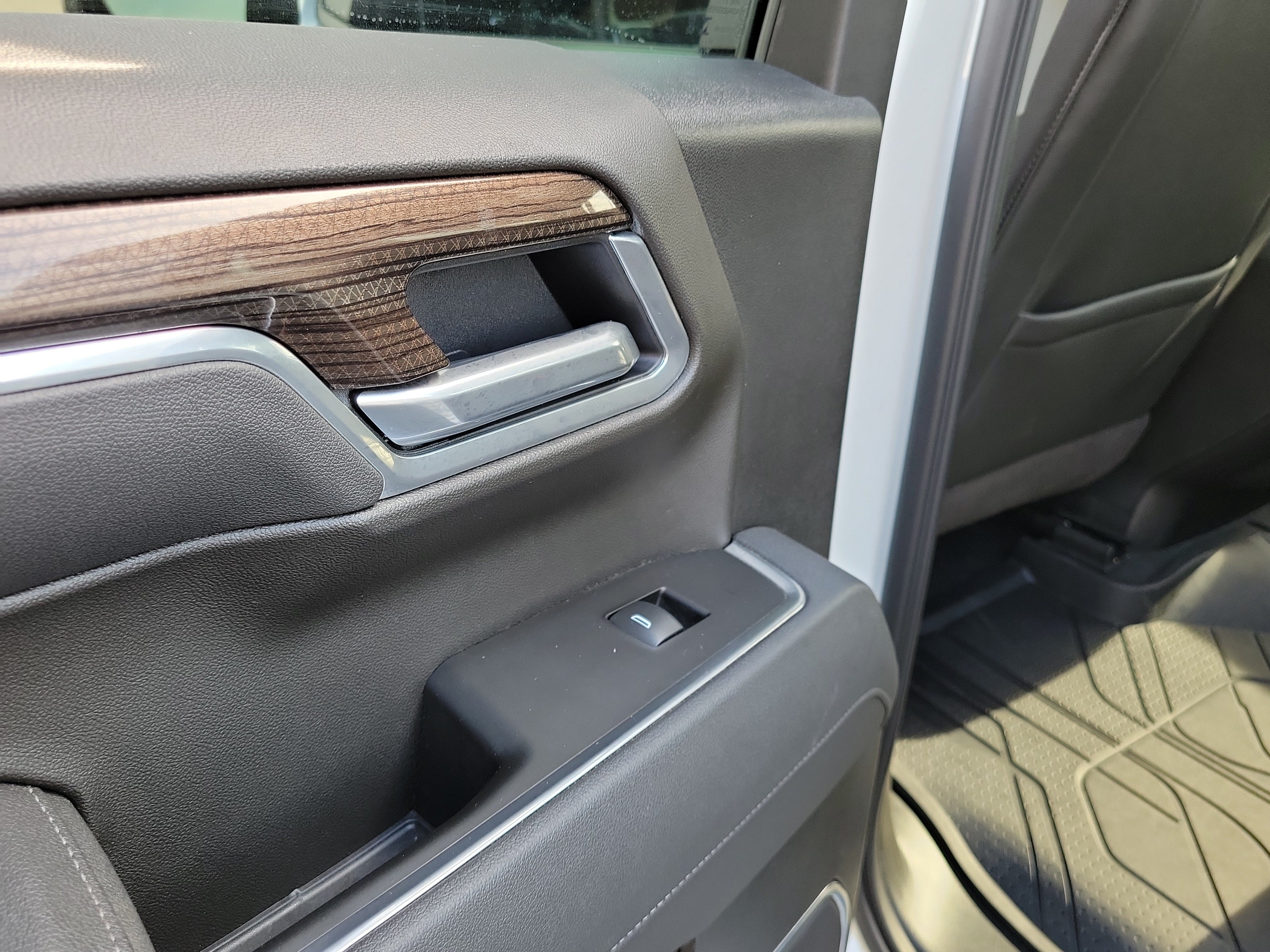 Used 2026 Summit White Chevrolet RST image 17