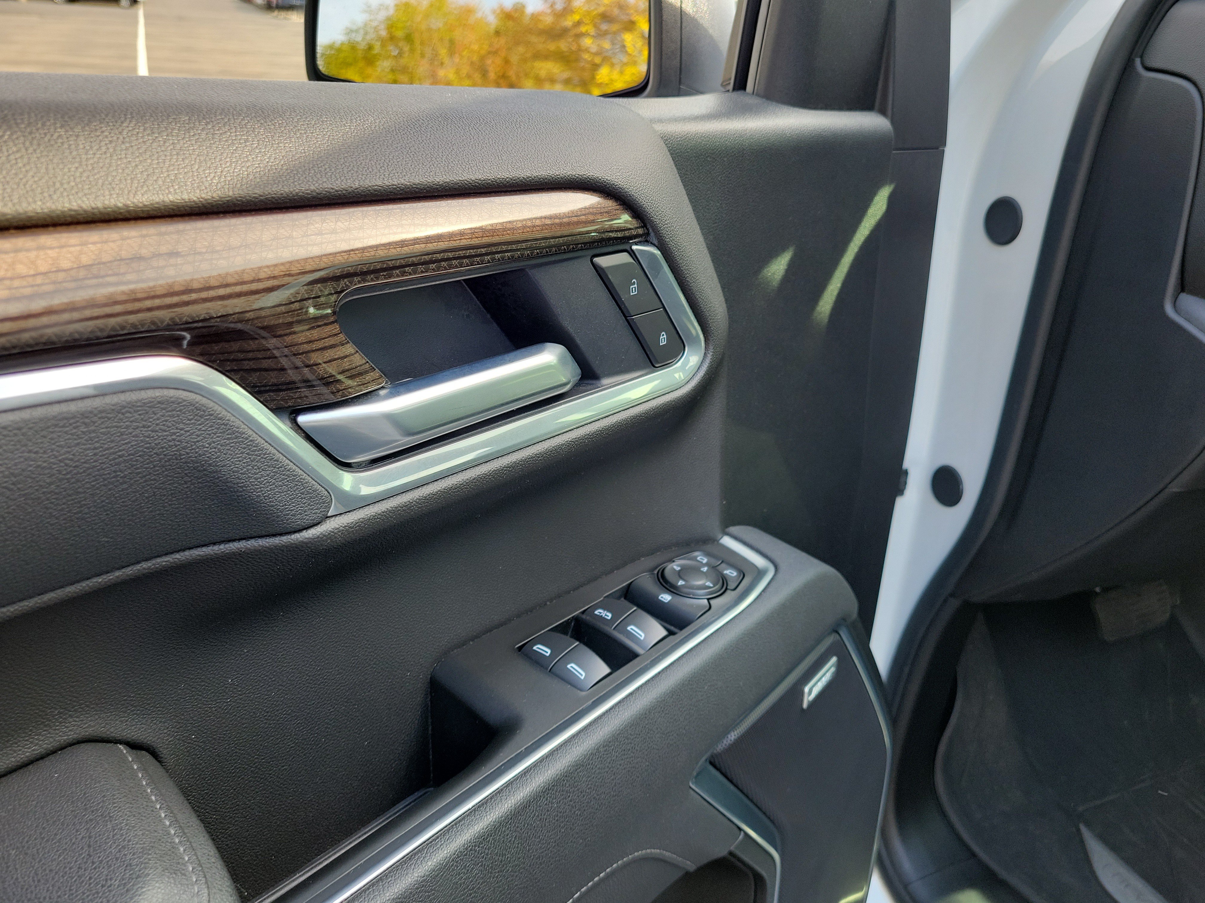 Used 2026 Summit White Chevrolet RST image 22