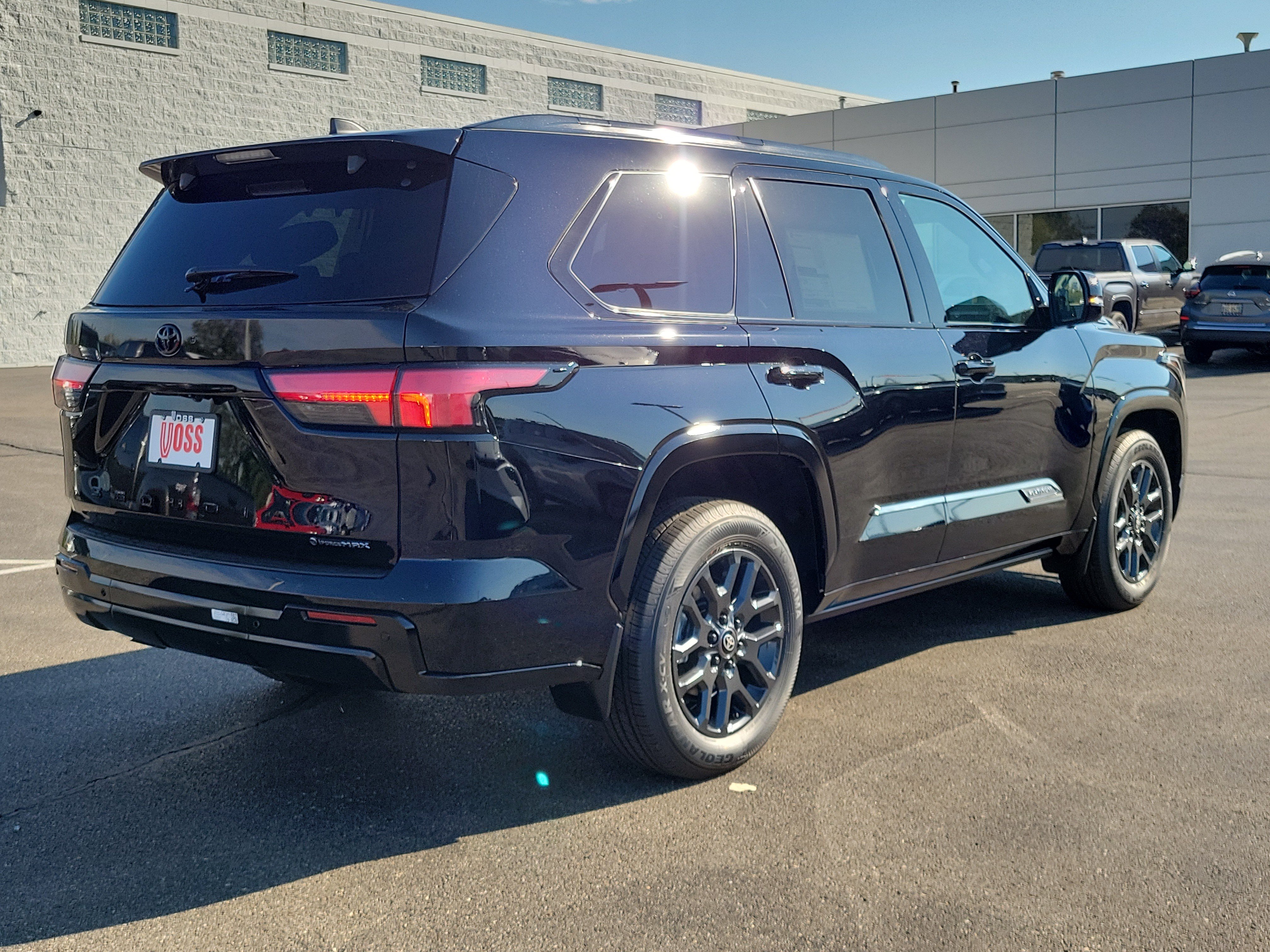 2026 Toyota Sequoia Platinum, photo 8 of 12