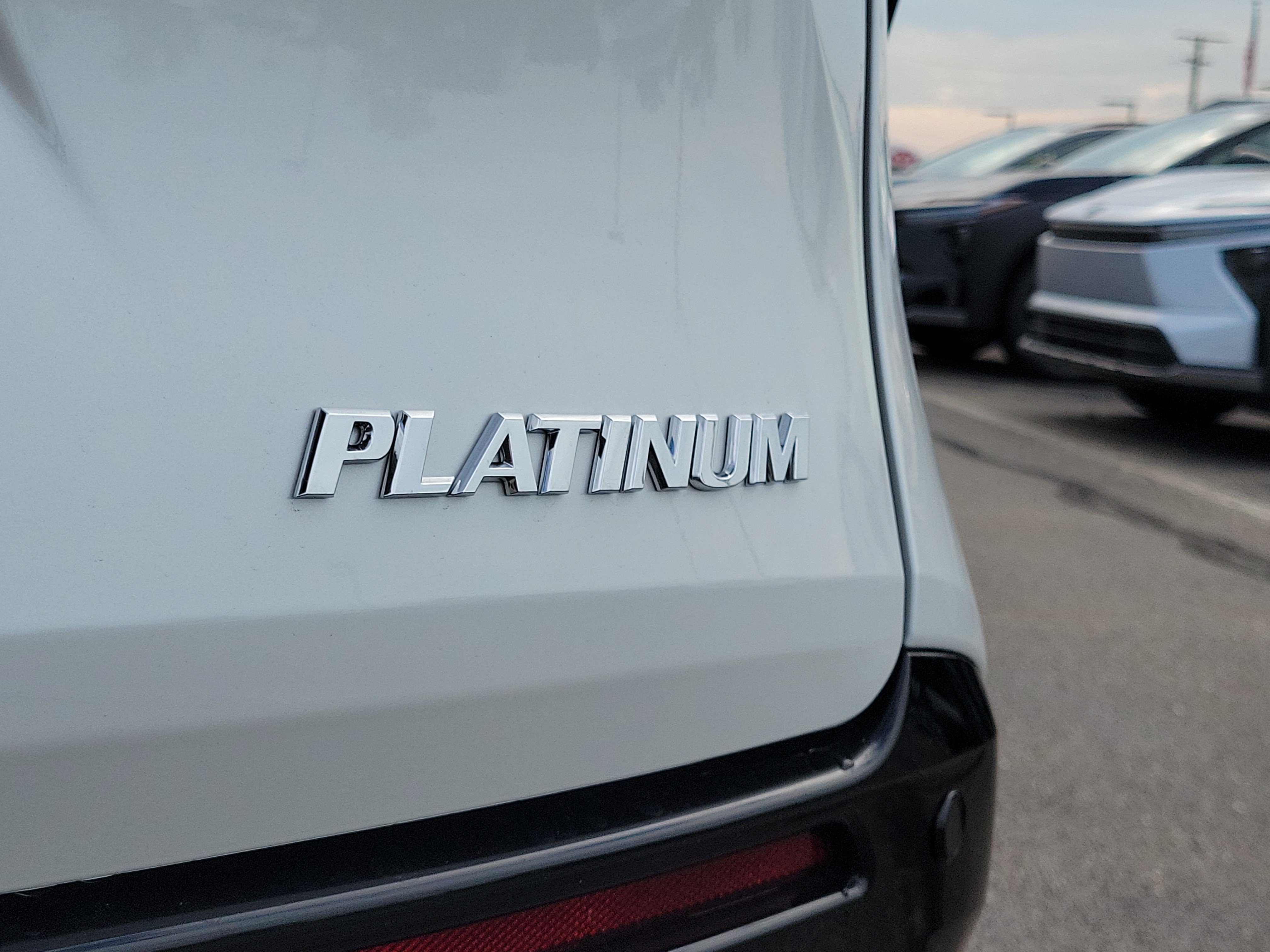 New 2026 Wind Chill Pearl <sup>1</sup> Toyota  Platinum image 11