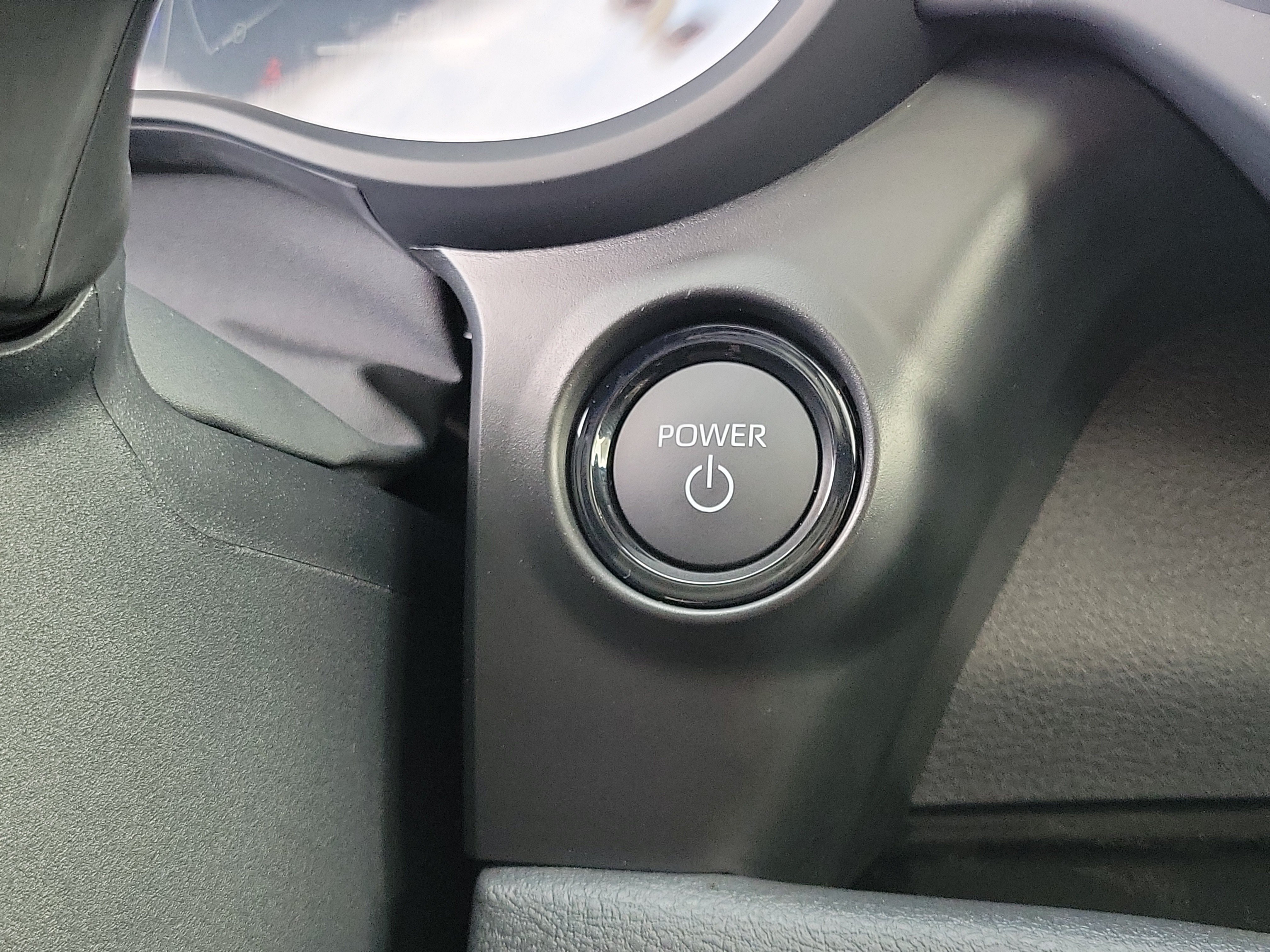 New 2026 Wind Chill Pearl <sup>1</sup> Toyota  Platinum image 32