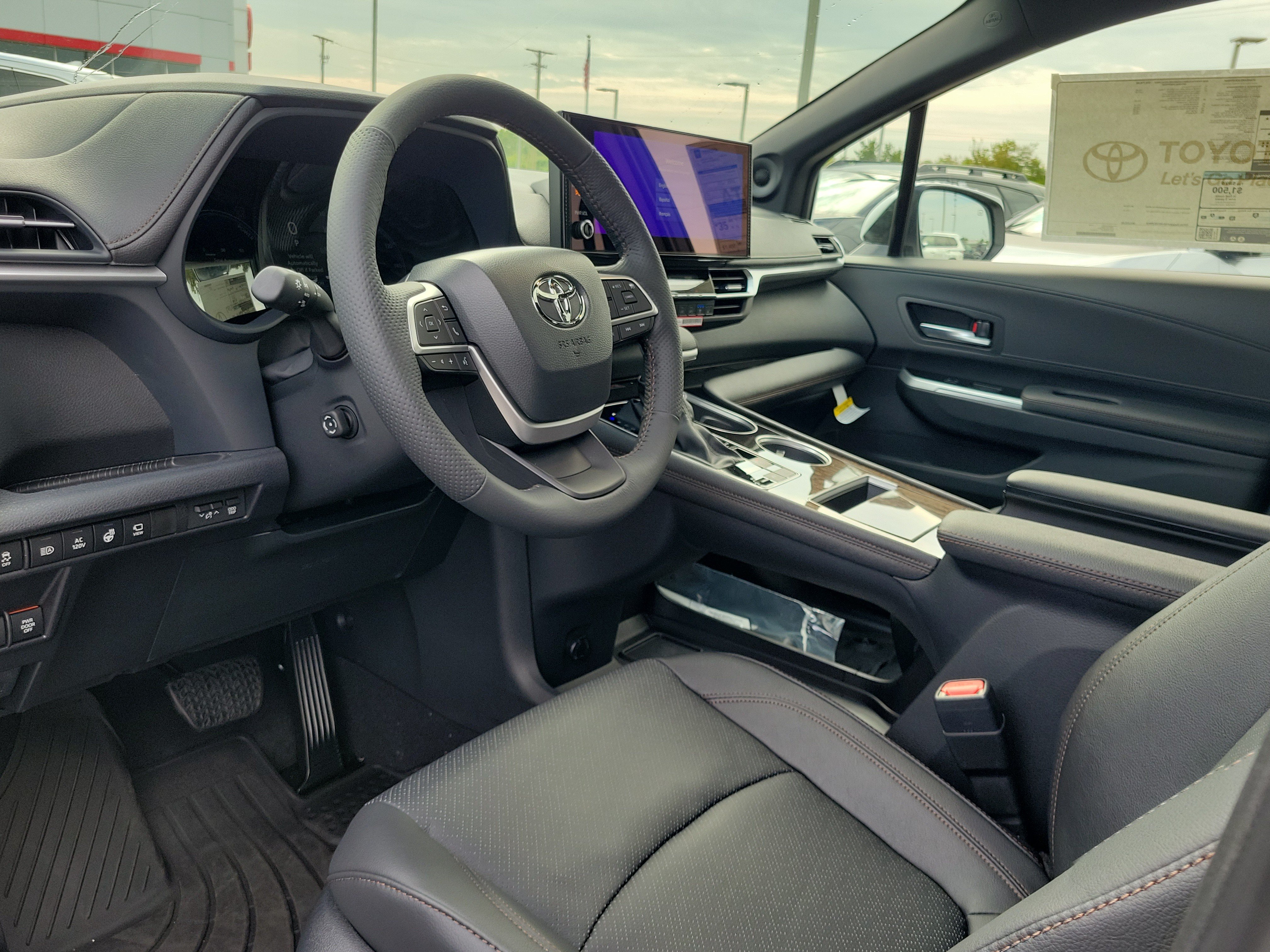 New 2026 Wind Chill Pearl <sup>1</sup> Toyota  Platinum image 23