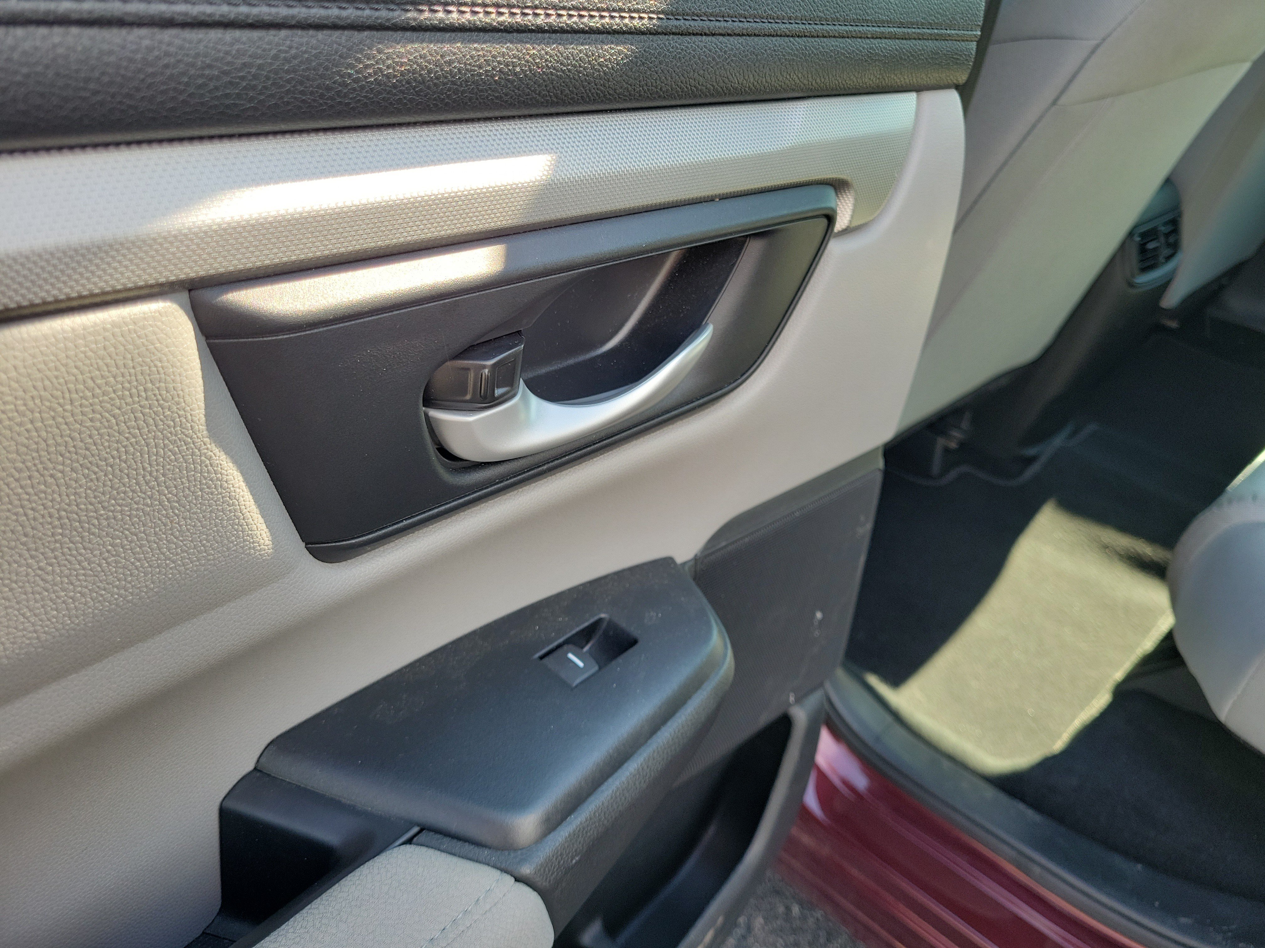 Used 2018 Basque Red Pearl II Honda LX image 17