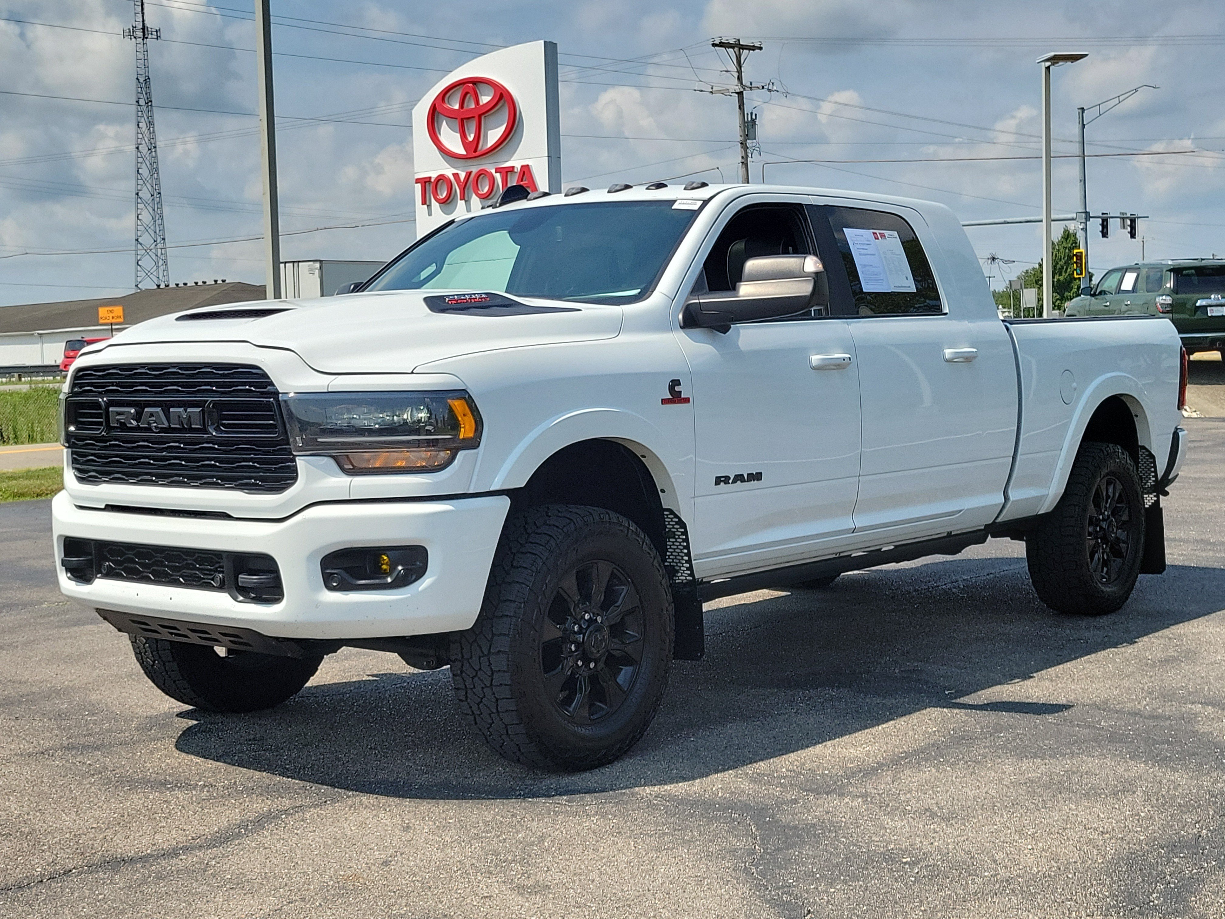 Used 2022 Bright White Clear Coat Ram Limited image 32