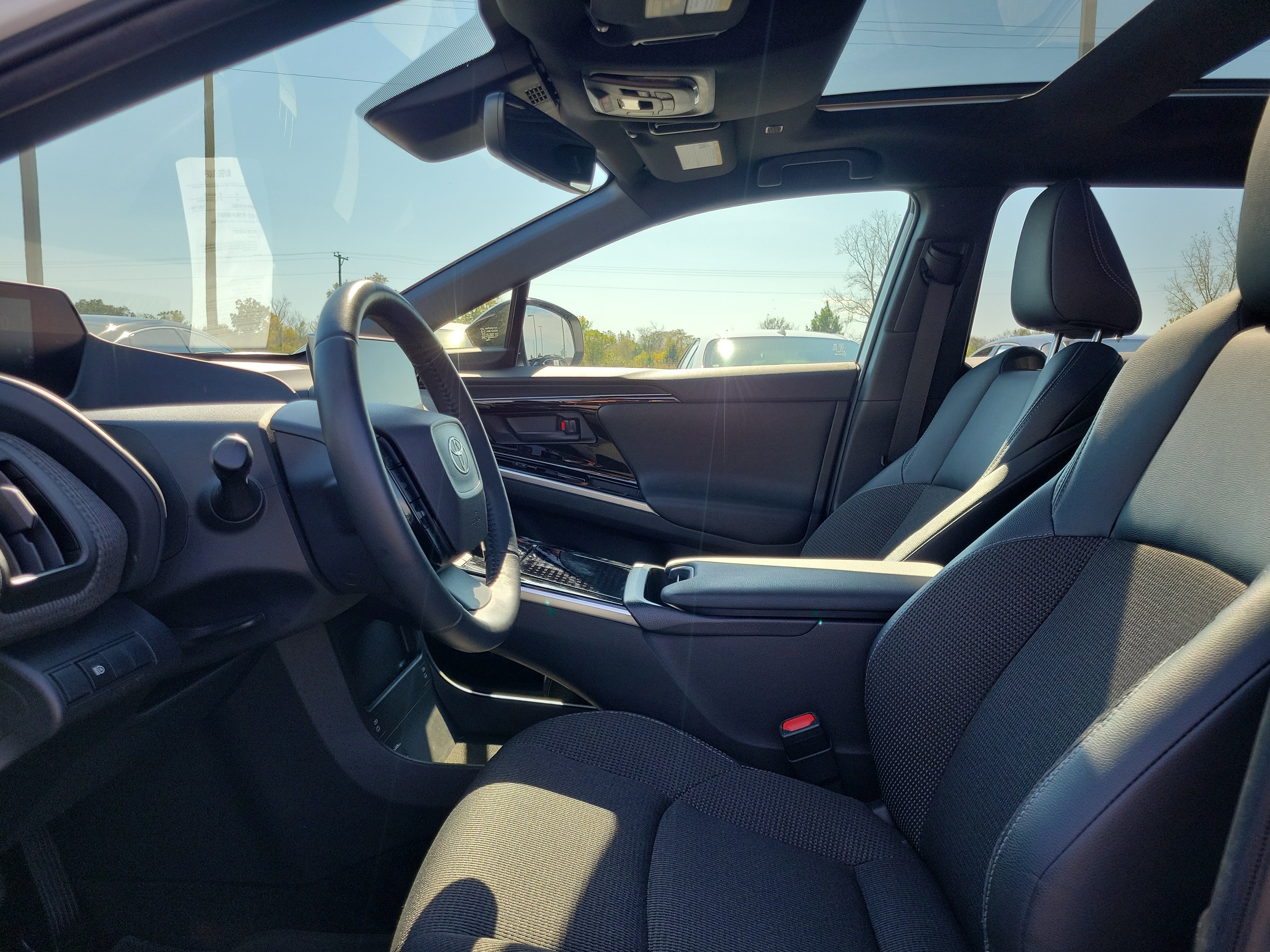 Certified Used 2023 WHITE Toyota L image 19