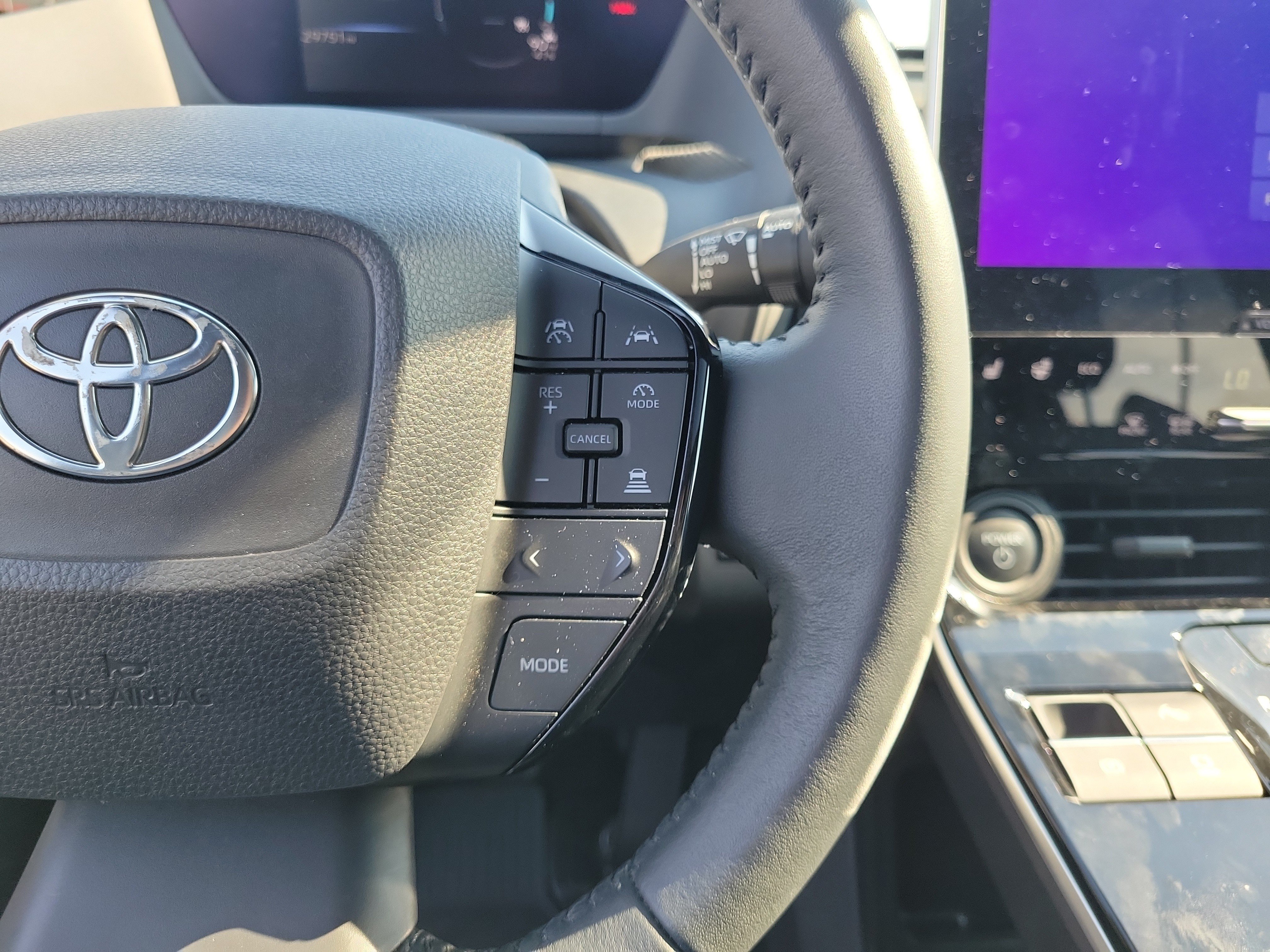 Certified Used 2023 WHITE Toyota L image 28