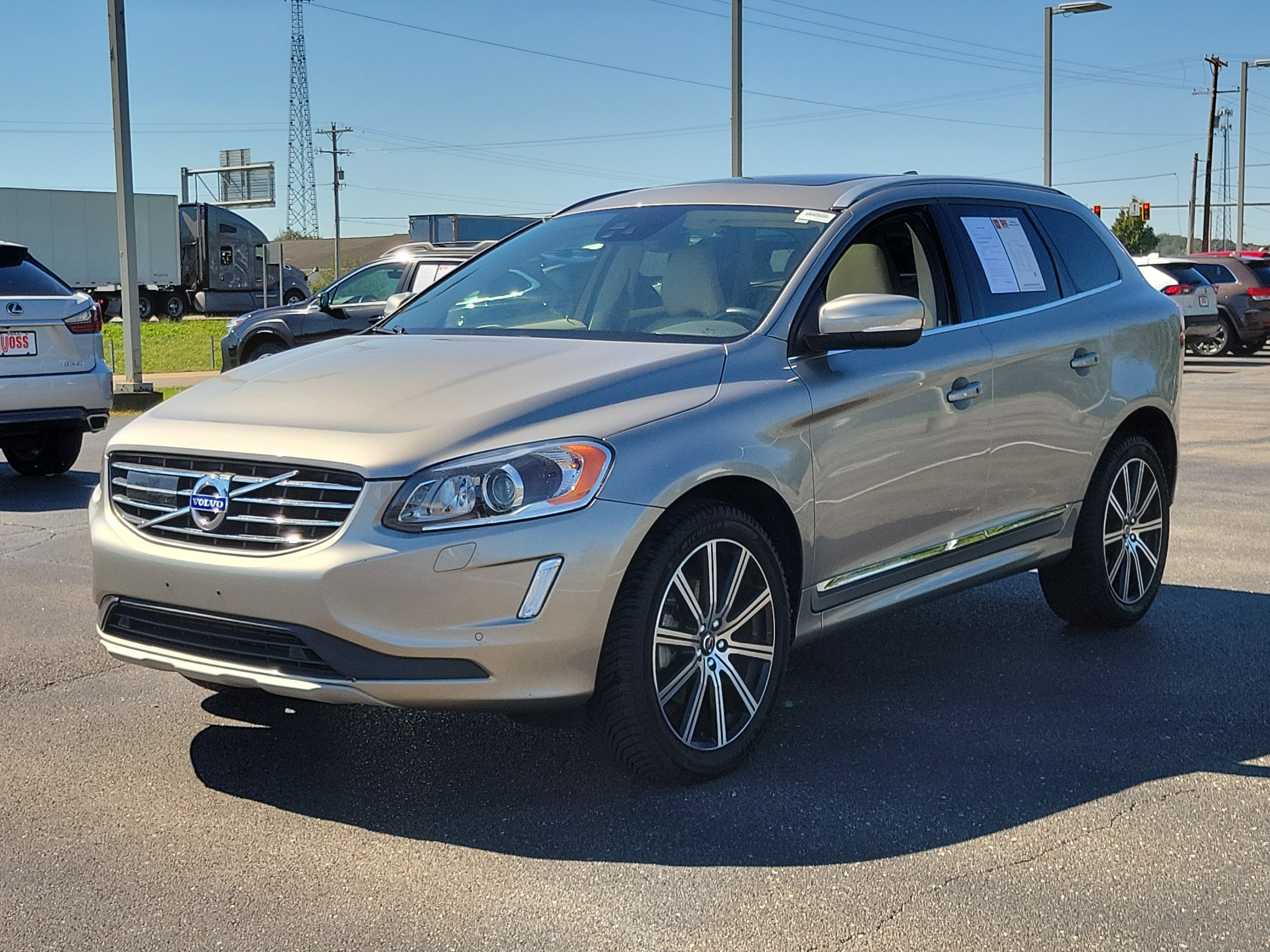 2016 Volvo XC60 T5 Platinum, photo 6 of 12