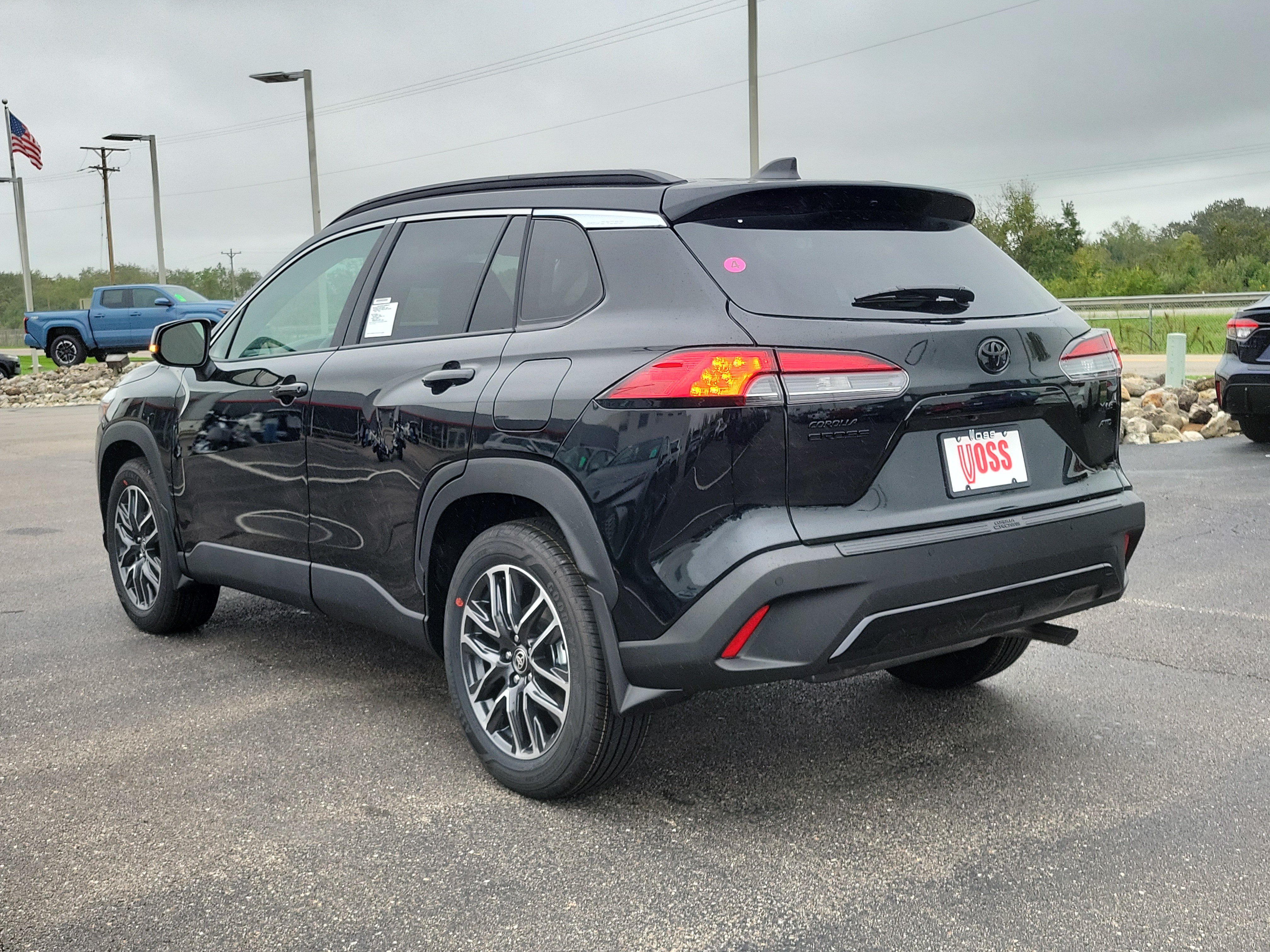 2026 Toyota Corolla Cross XLE, photo 7 of 12