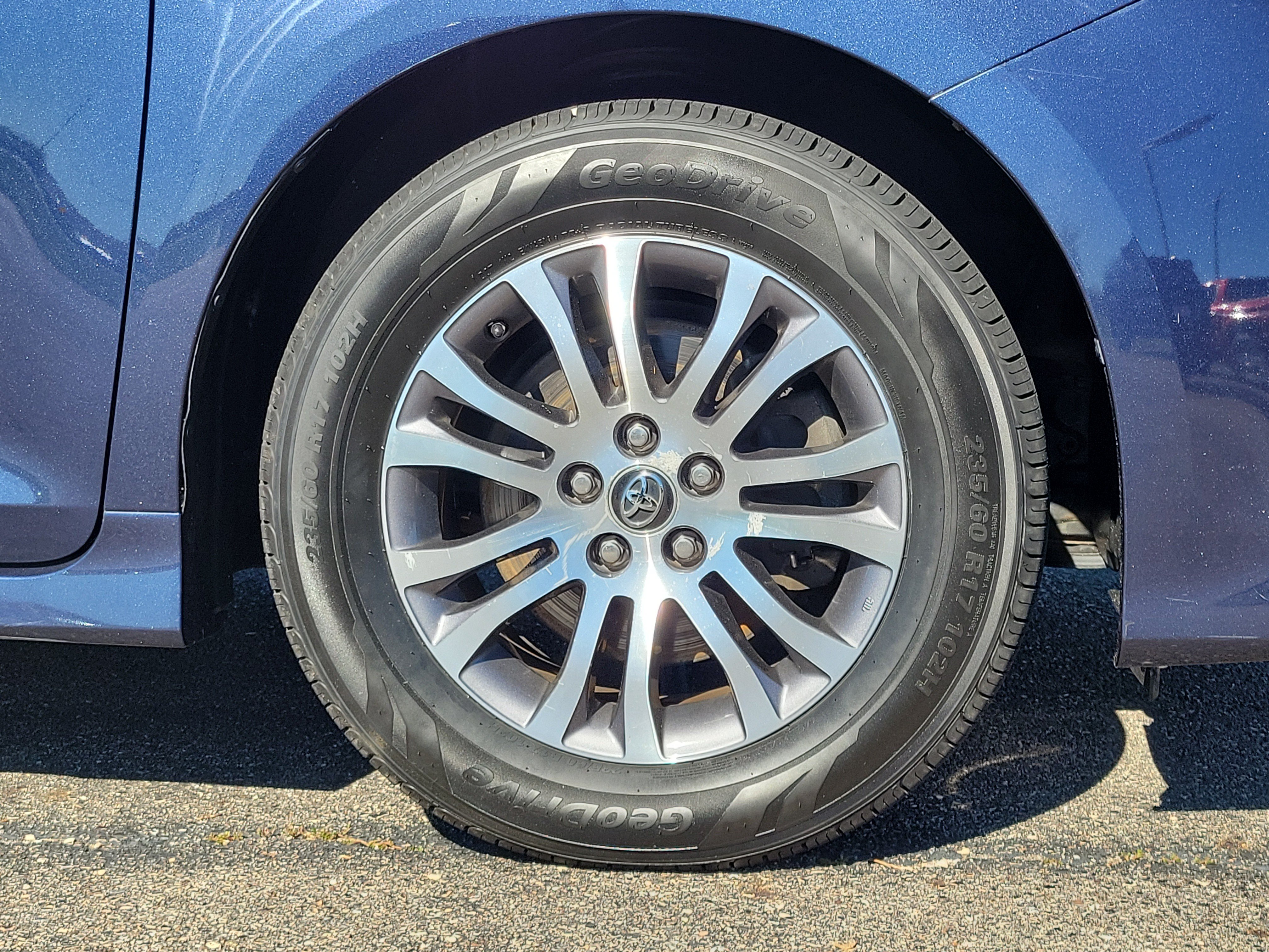 2018 Toyota Sienna XLE 8-Passenger, photo 9 of 12