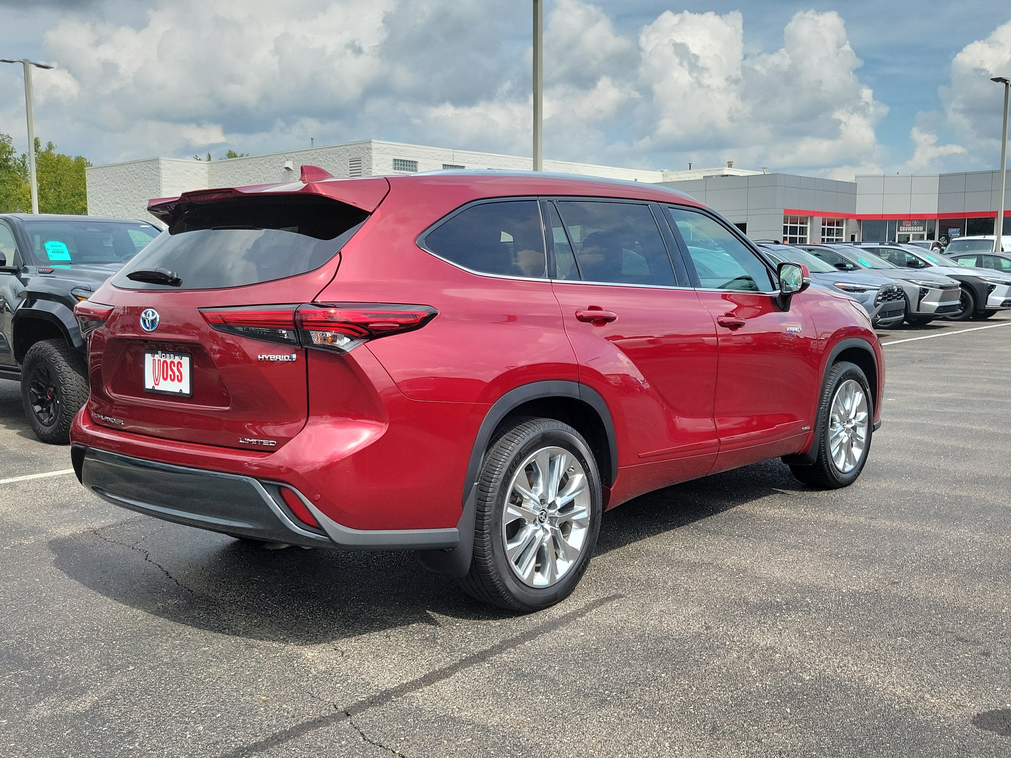 Used 2021 Ruby Flare Pearl Toyota Limited image 8