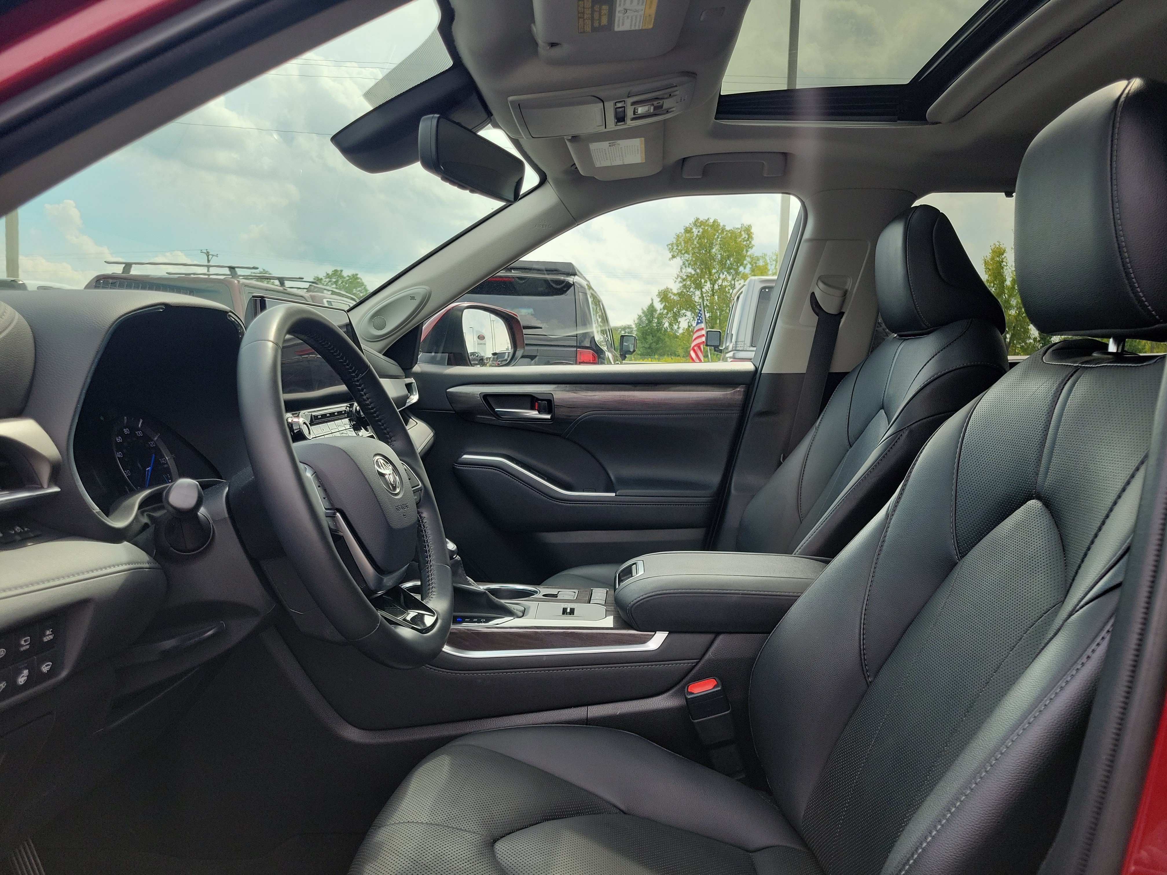 Used 2021 Ruby Flare Pearl Toyota Limited image 19