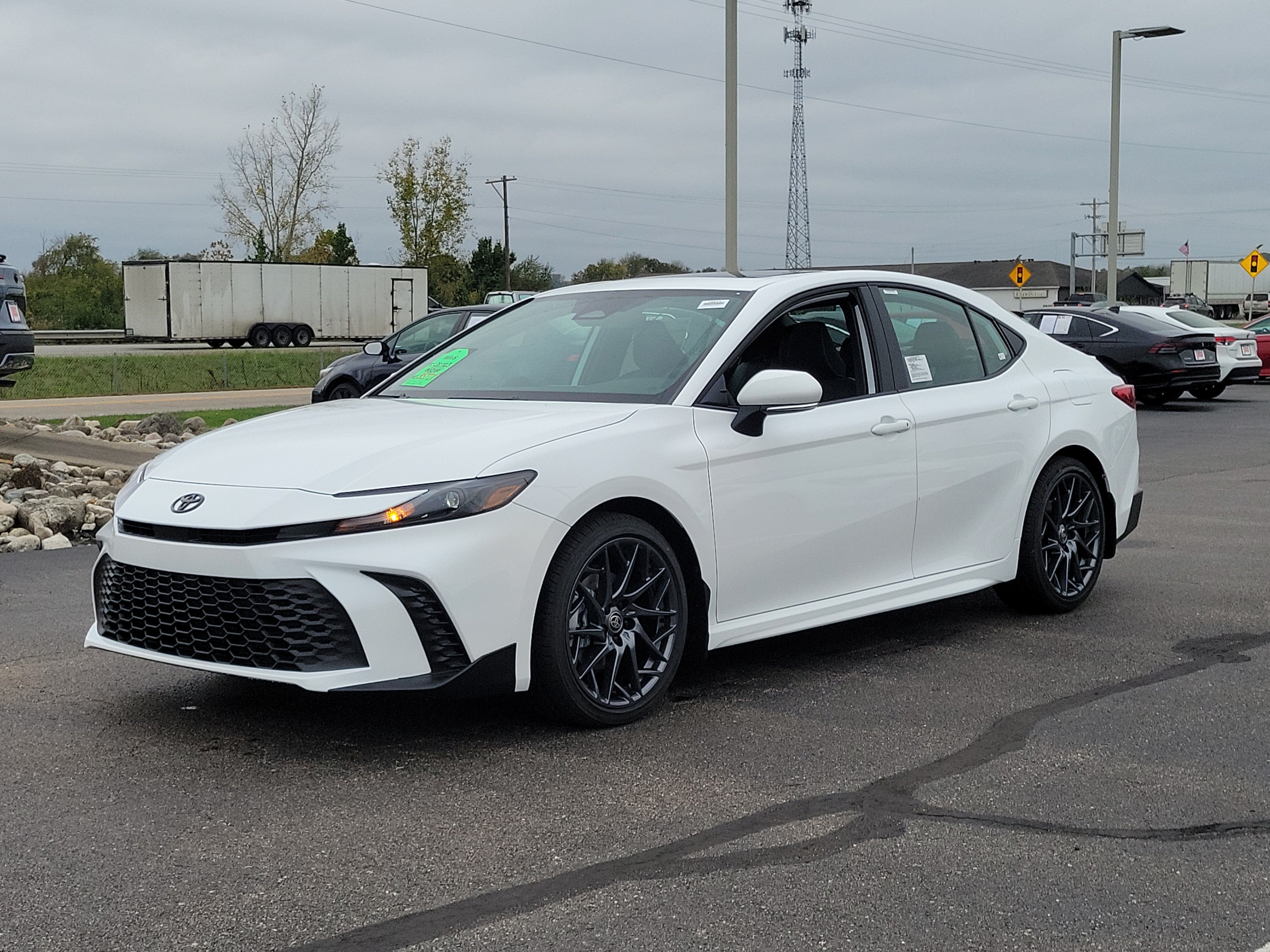 New 2026 Ice Cap Toyota SE image 2
