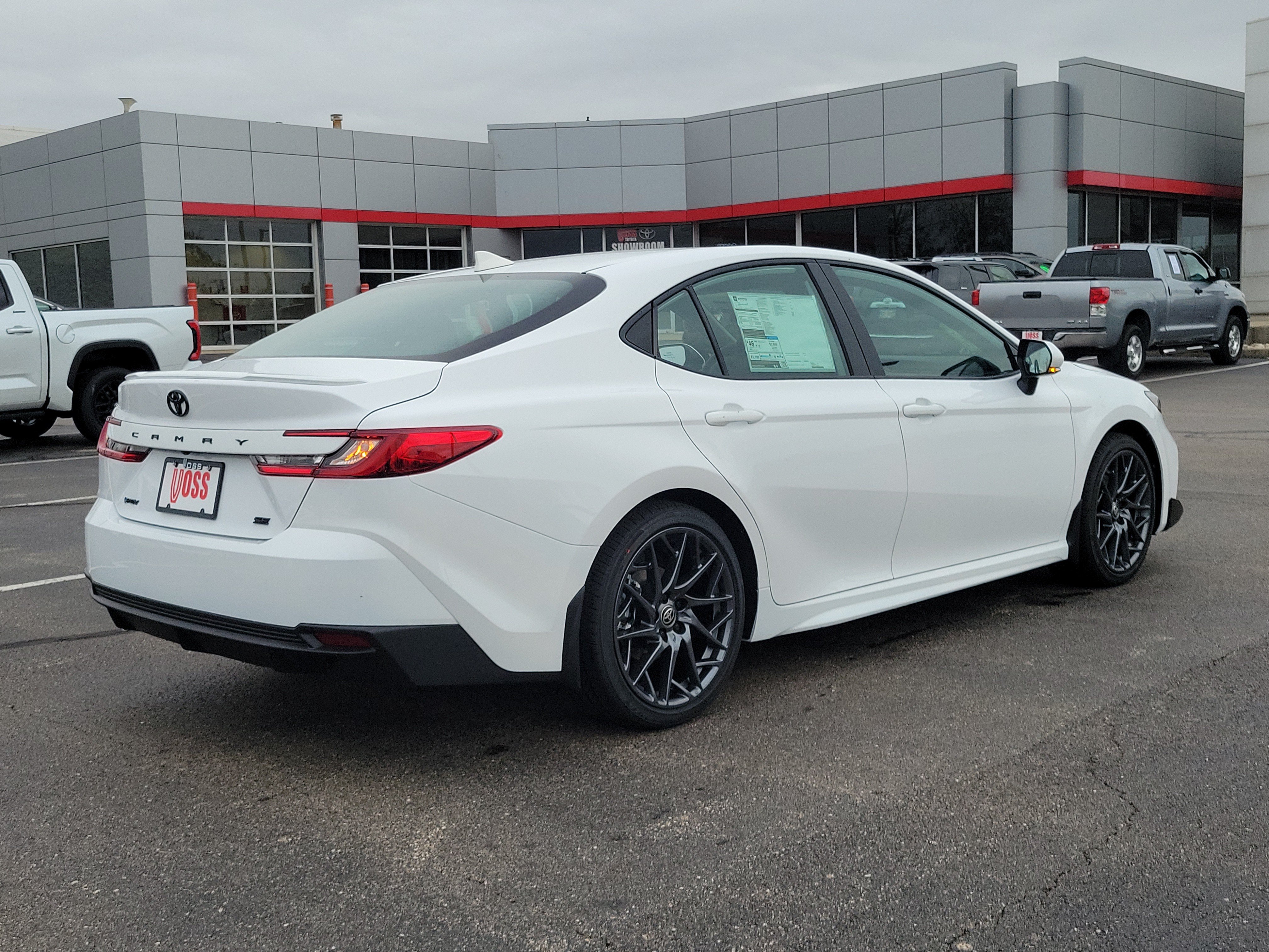 New 2026 Ice Cap Toyota SE image 4
