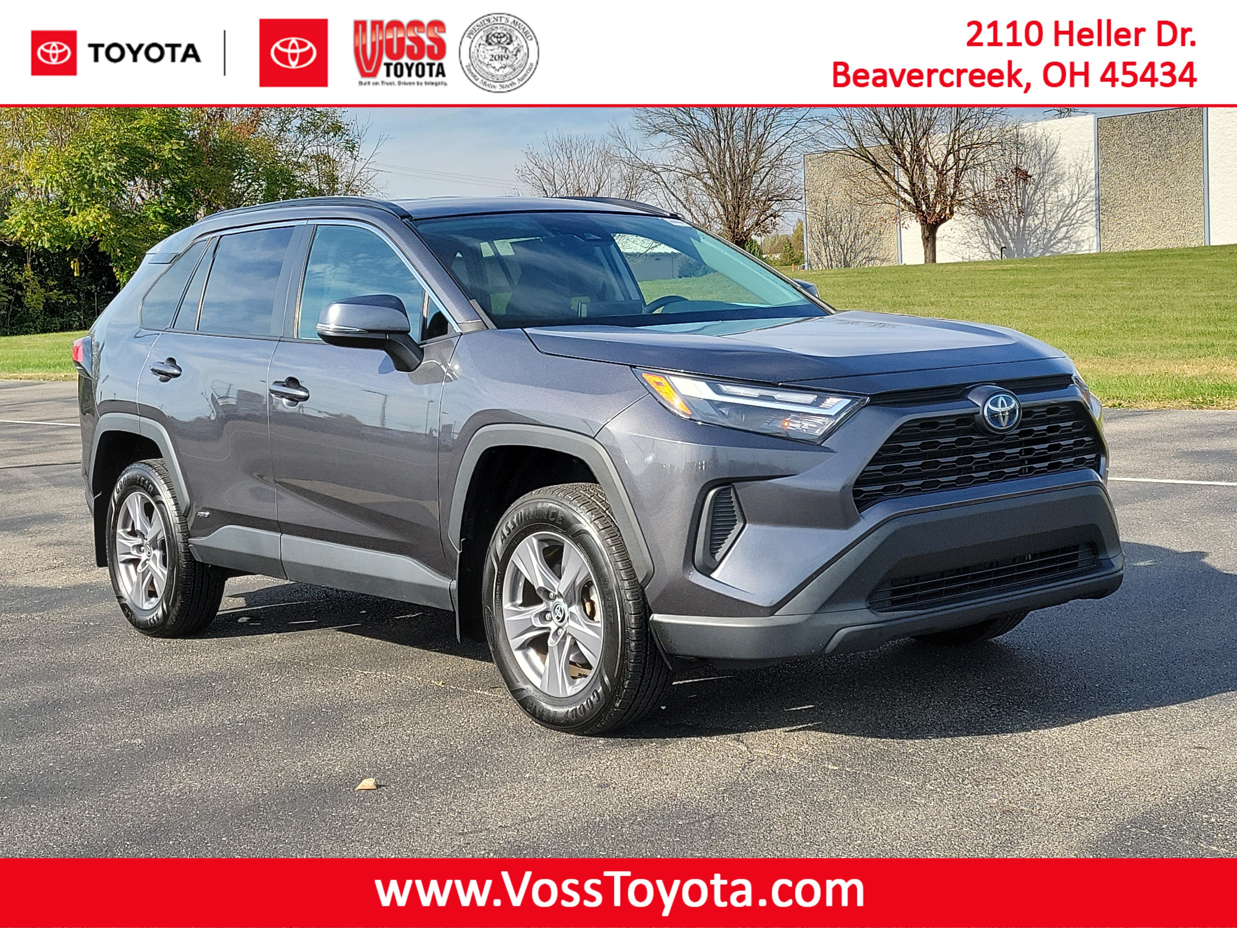 Certified Used 2022 Magnetic Gray Metallic Toyota XLE image 5
