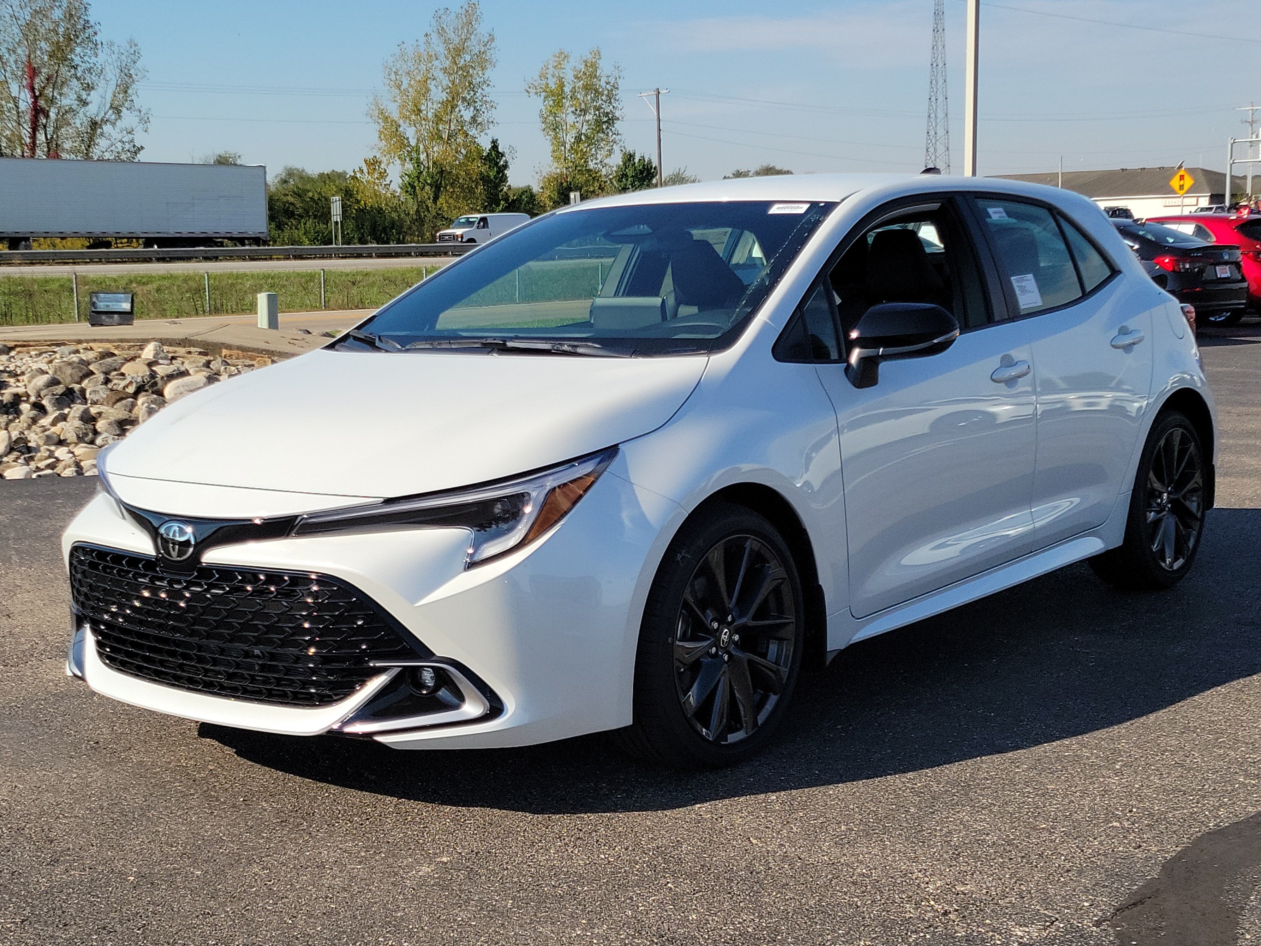2027 Toyota Corolla Hatchback XSE, photo 6 of 12
