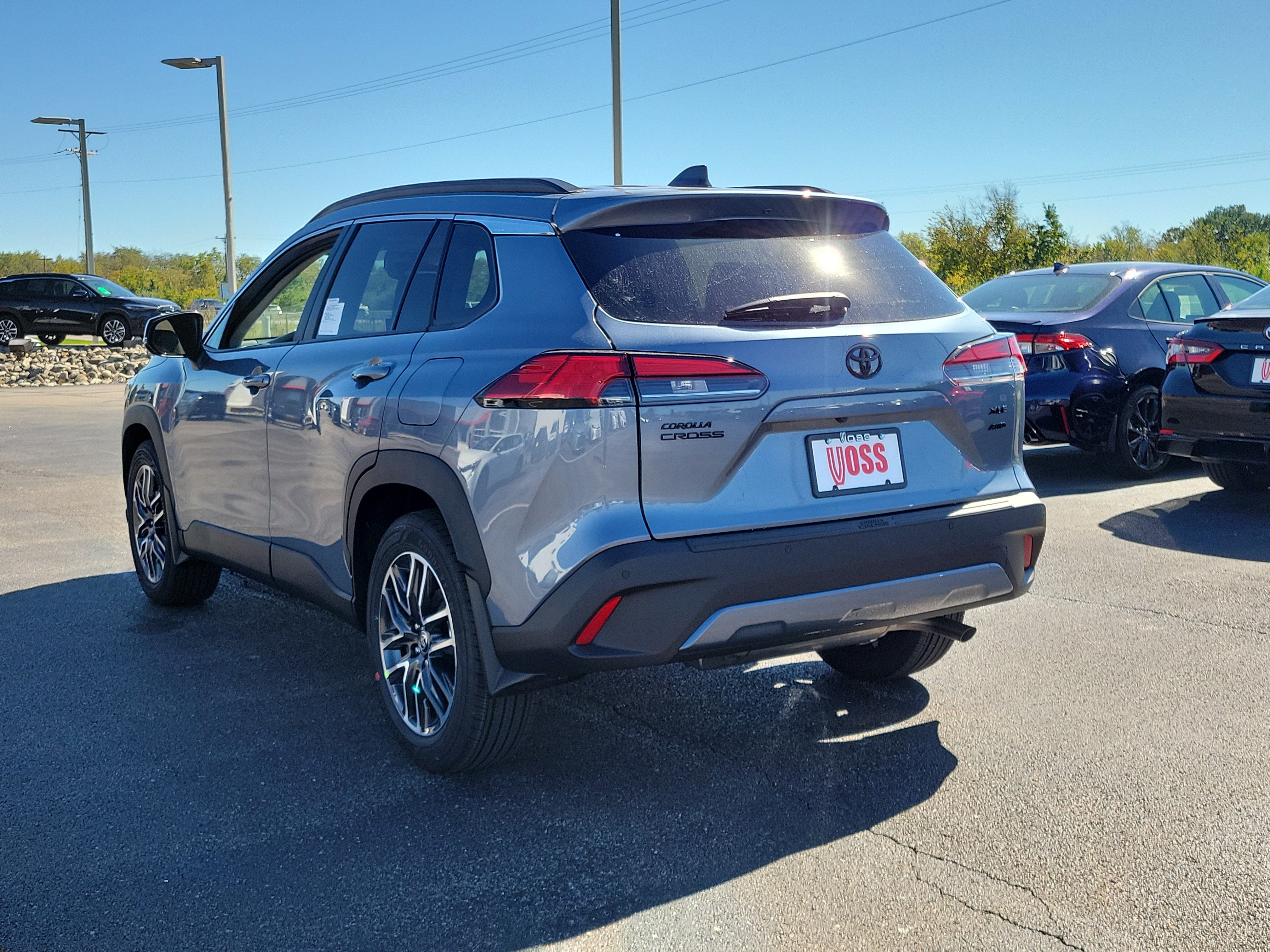 2026 Toyota Corolla Cross XLE, photo 7 of 12