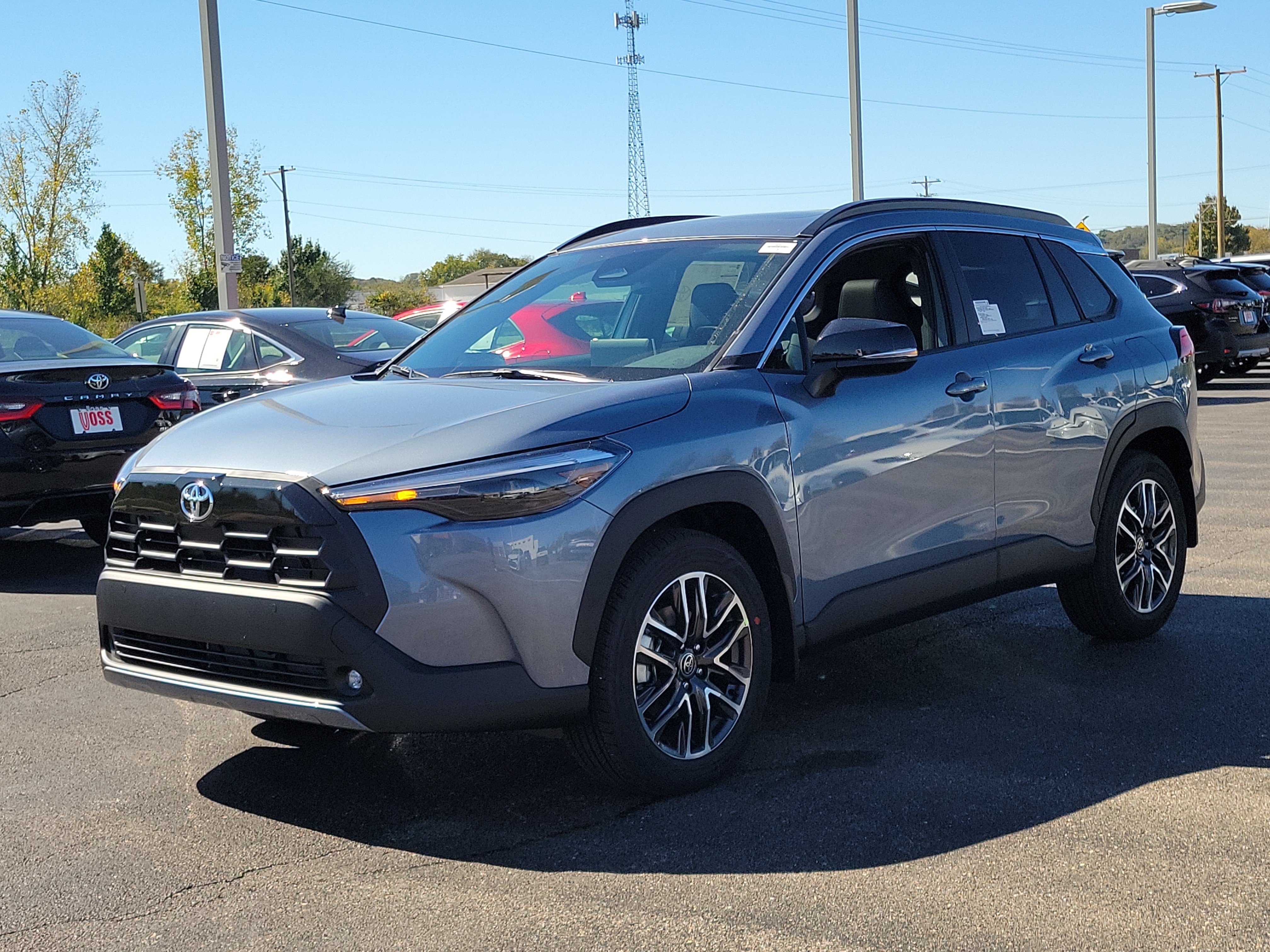 2026 Toyota Corolla Cross XLE, photo 6 of 12