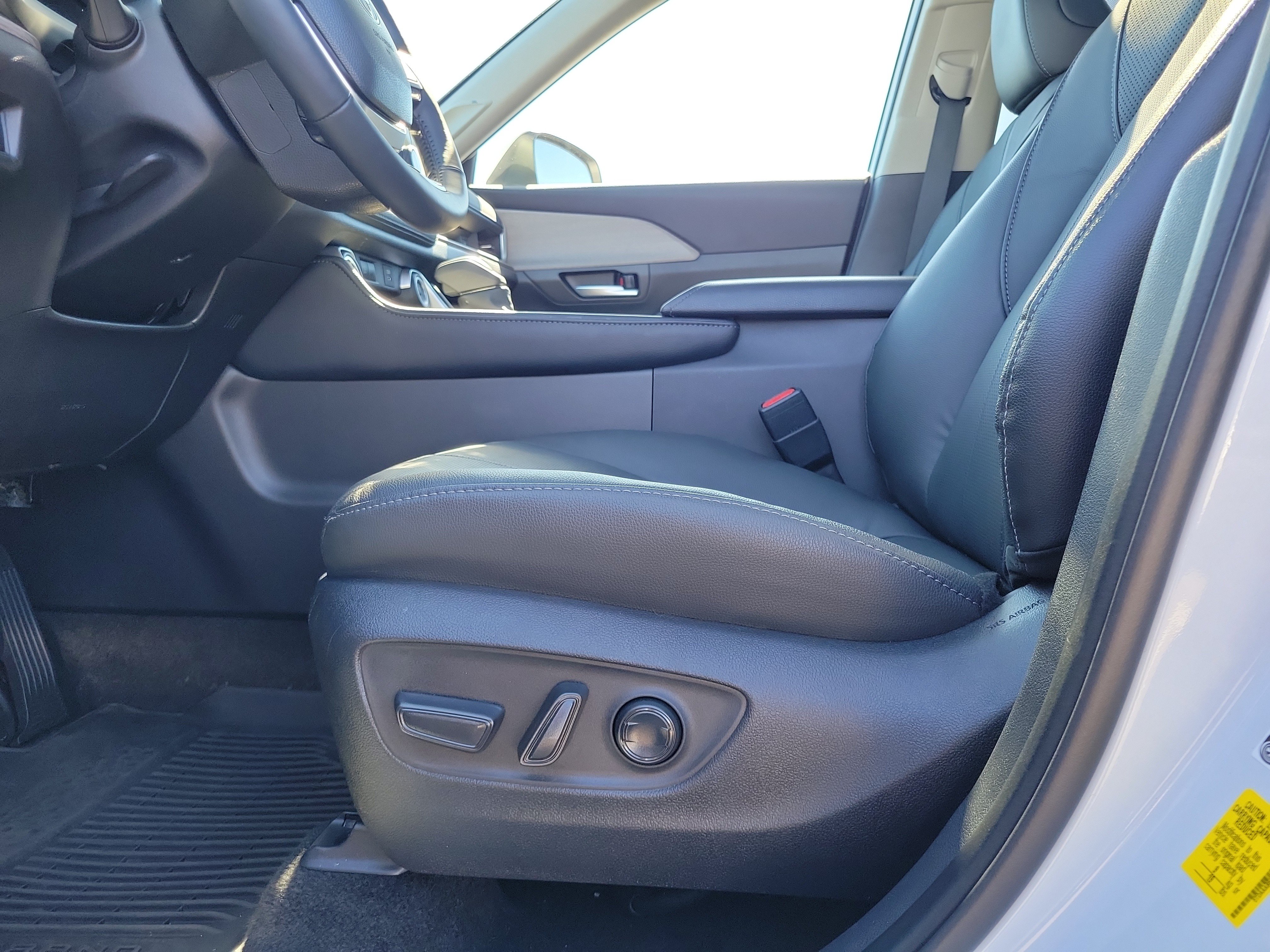 Certified Used 2026 Wind Chill Pearl Toyota Limited image 20