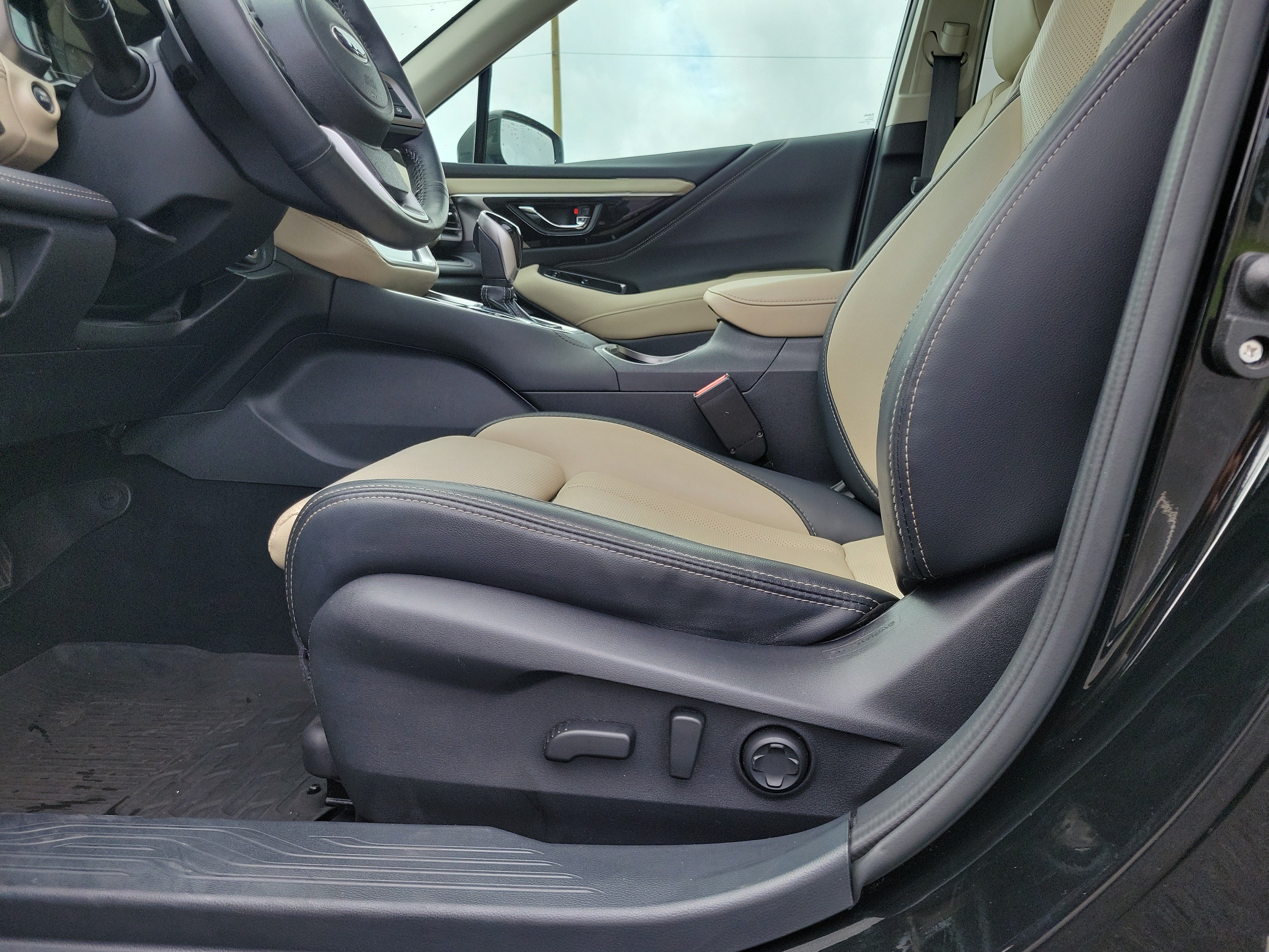 Used 2024 Crystal Black Silica Subaru Limited image 20