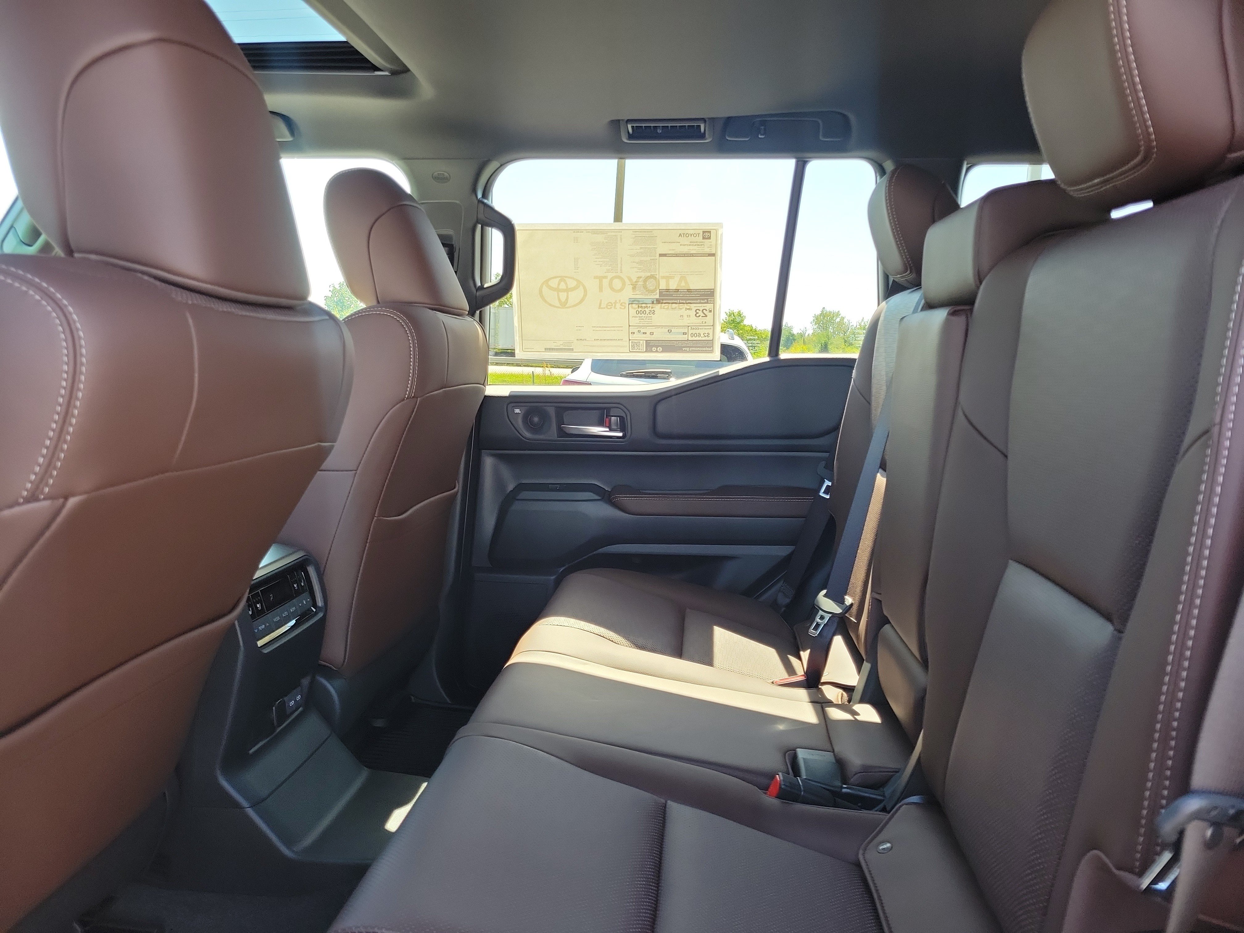 New 2027 Wind Chill Pearl Toyota 4WD (Natl) image 15