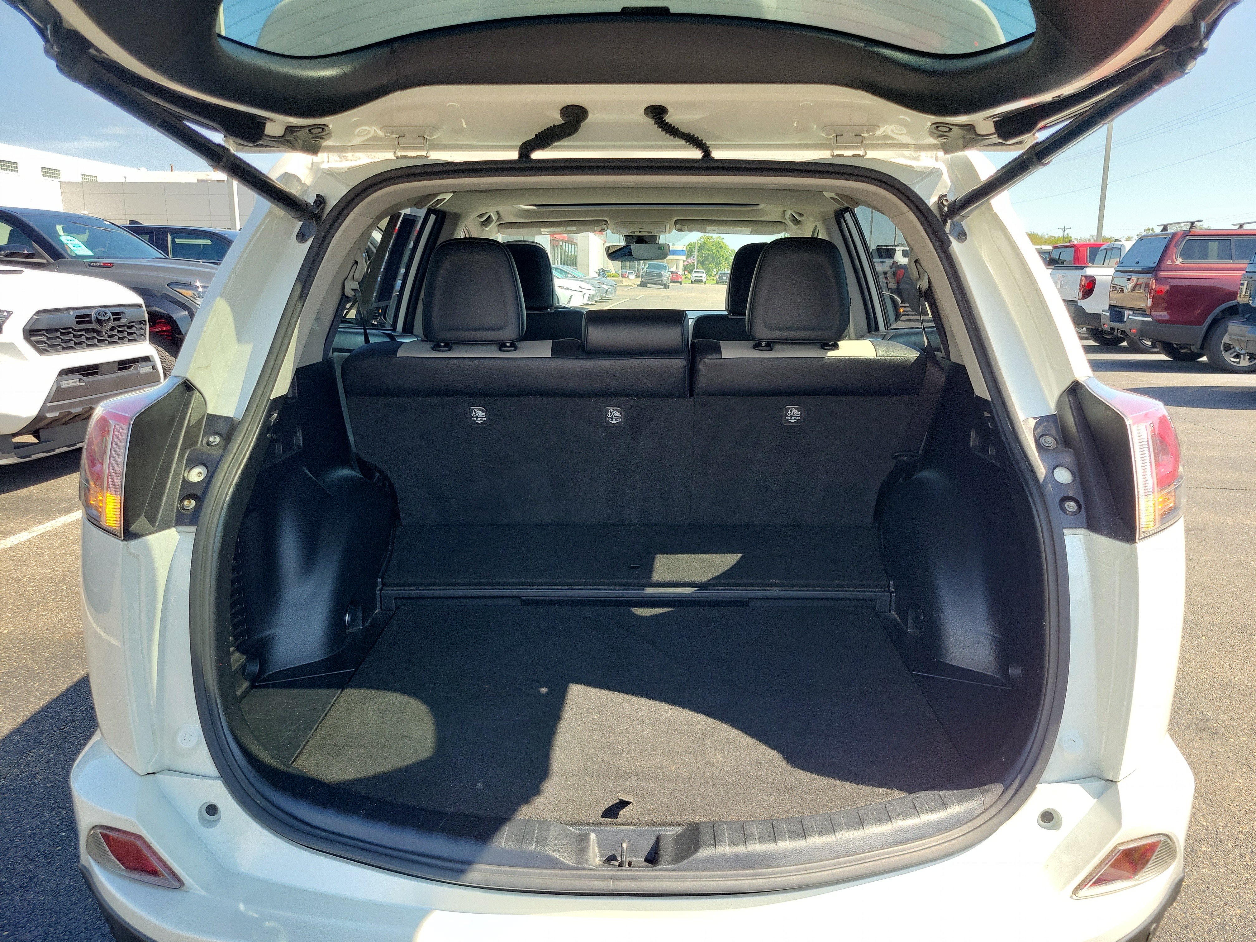 Used 2016 Blizzard Pearl Toyota Limited image 12